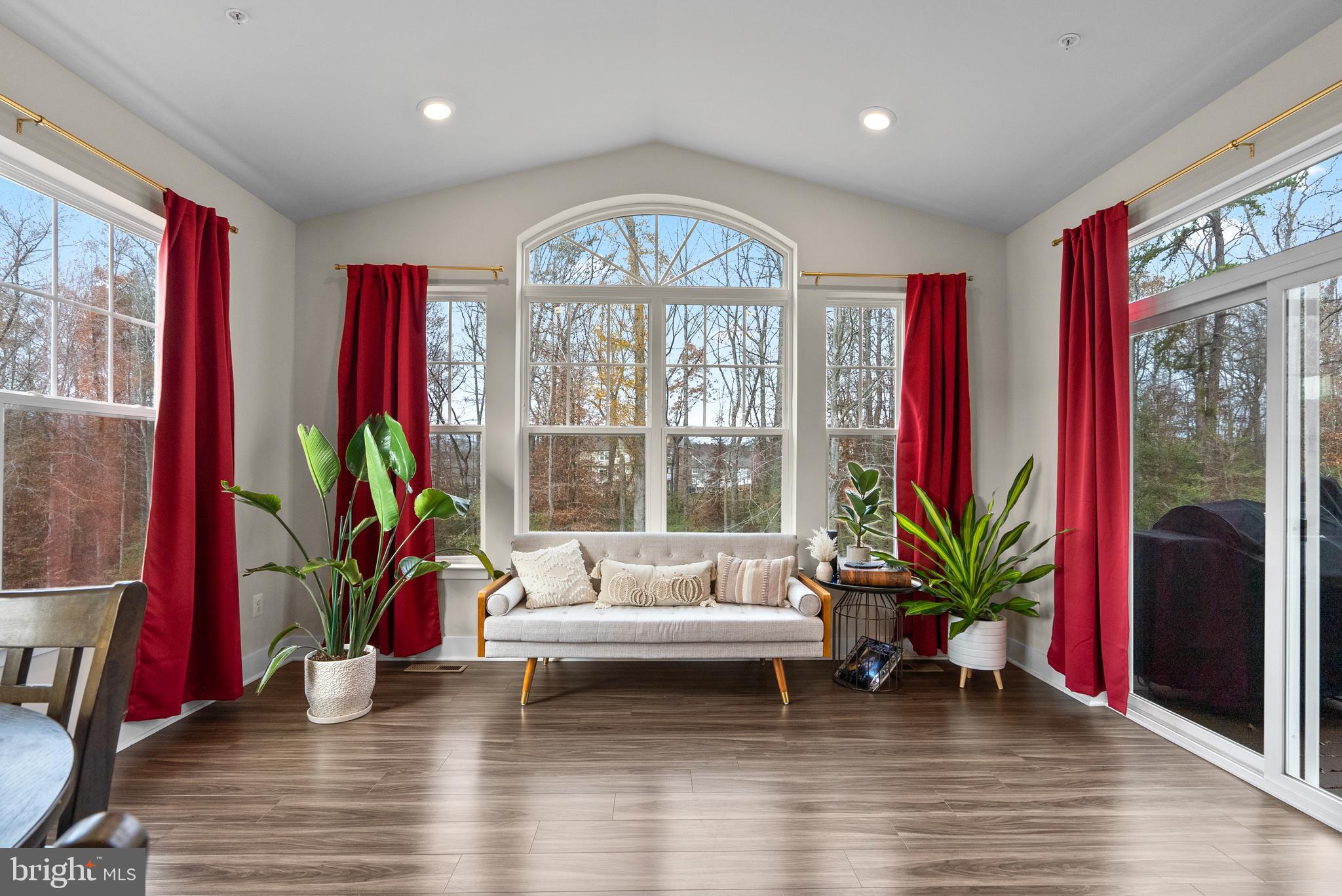 4148 CHARLES DICKENS DR