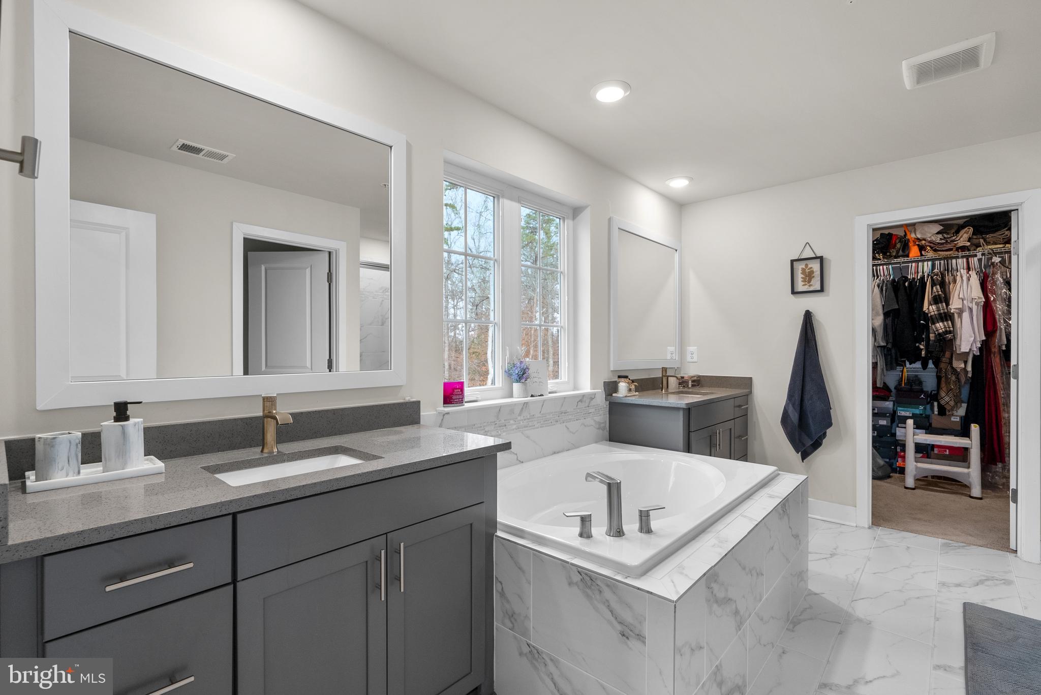 STONEHAVEN - Residential