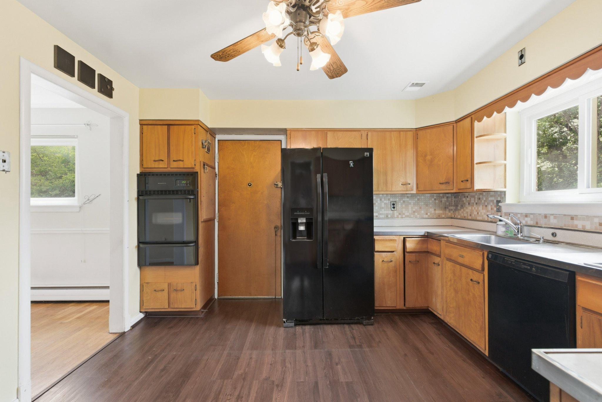 RAY PARK ESTATES - Residential
