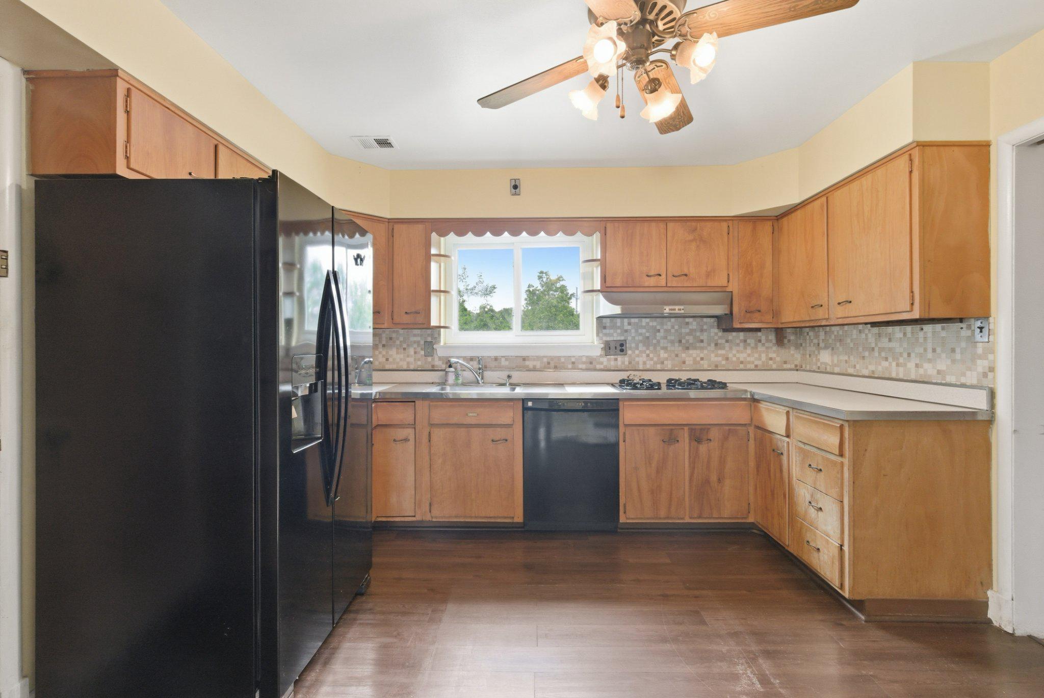 RAY PARK ESTATES - Residential