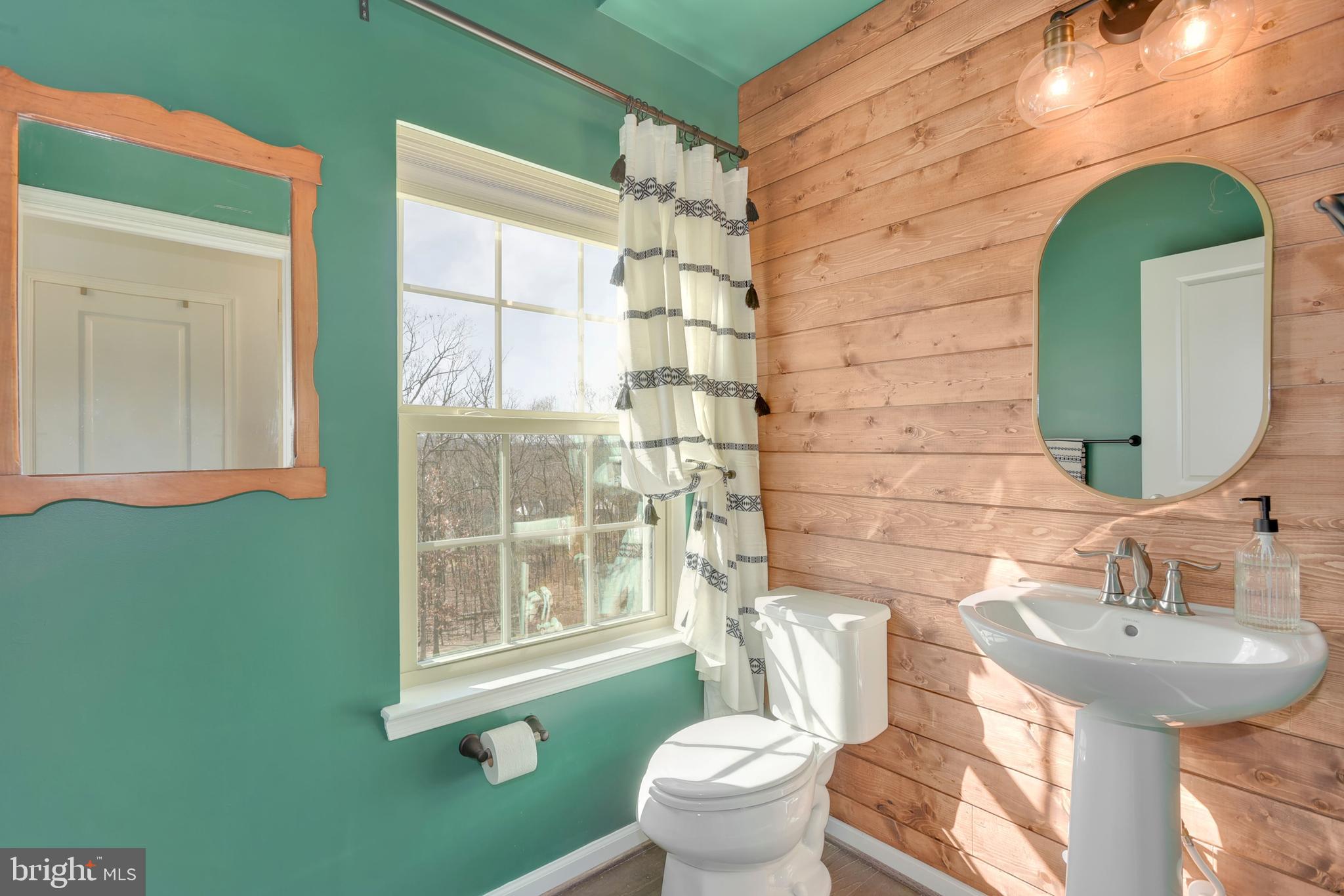 VIRGINIA MANOR CONDOMINIUM - Residential