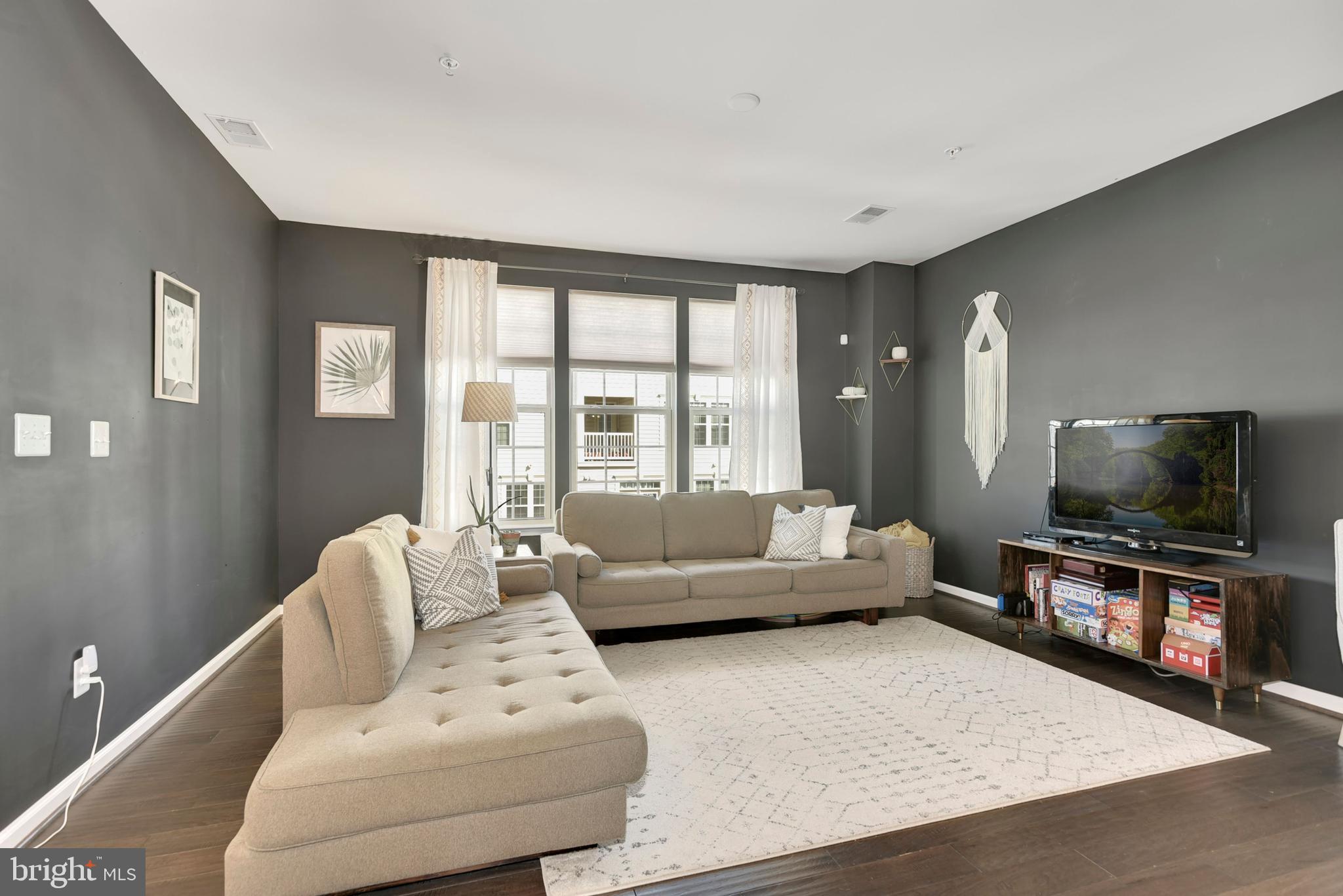 VIRGINIA MANOR CONDOMINIUM - Residential