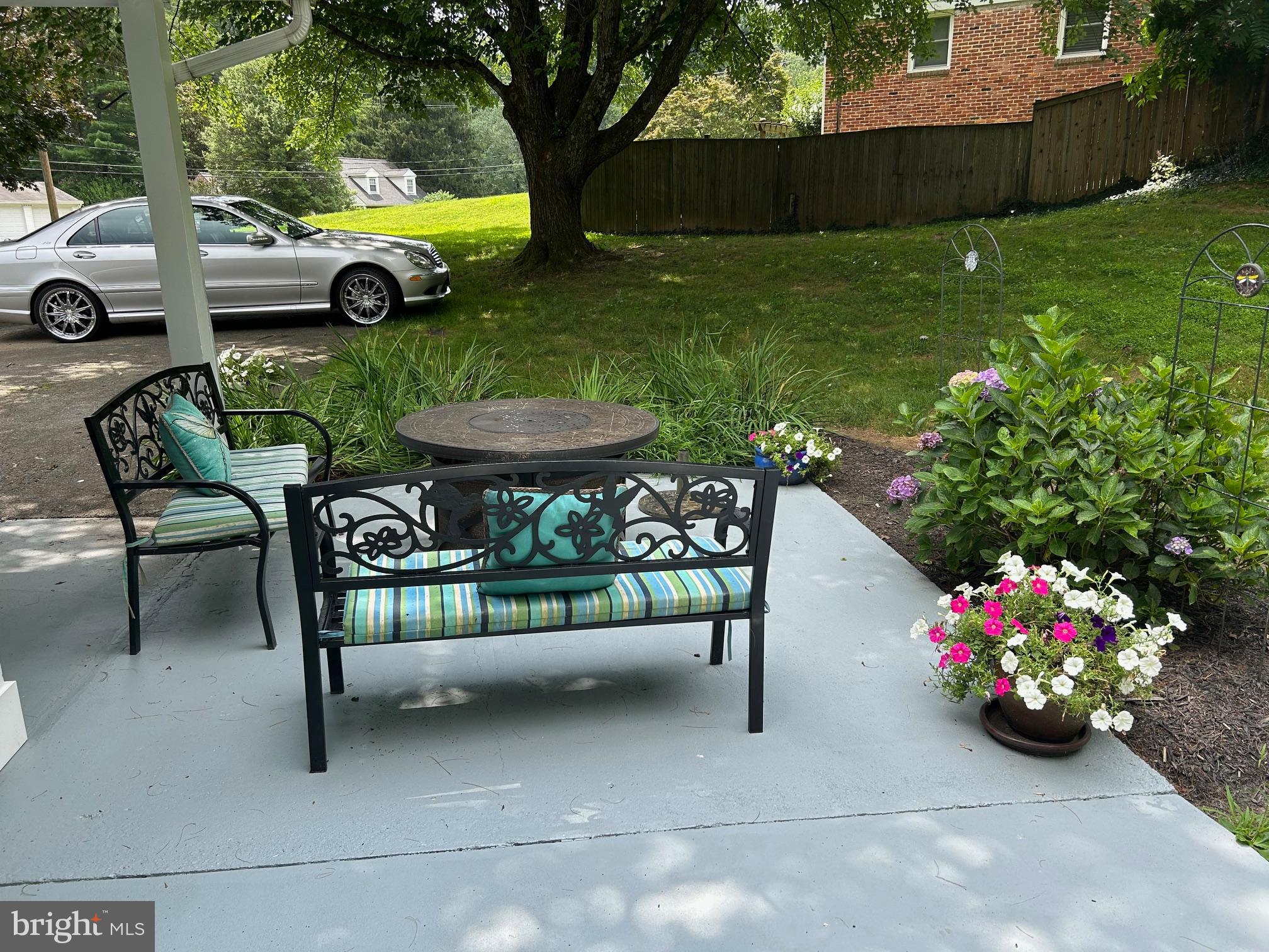 17724 TREE LAWN DRIVE