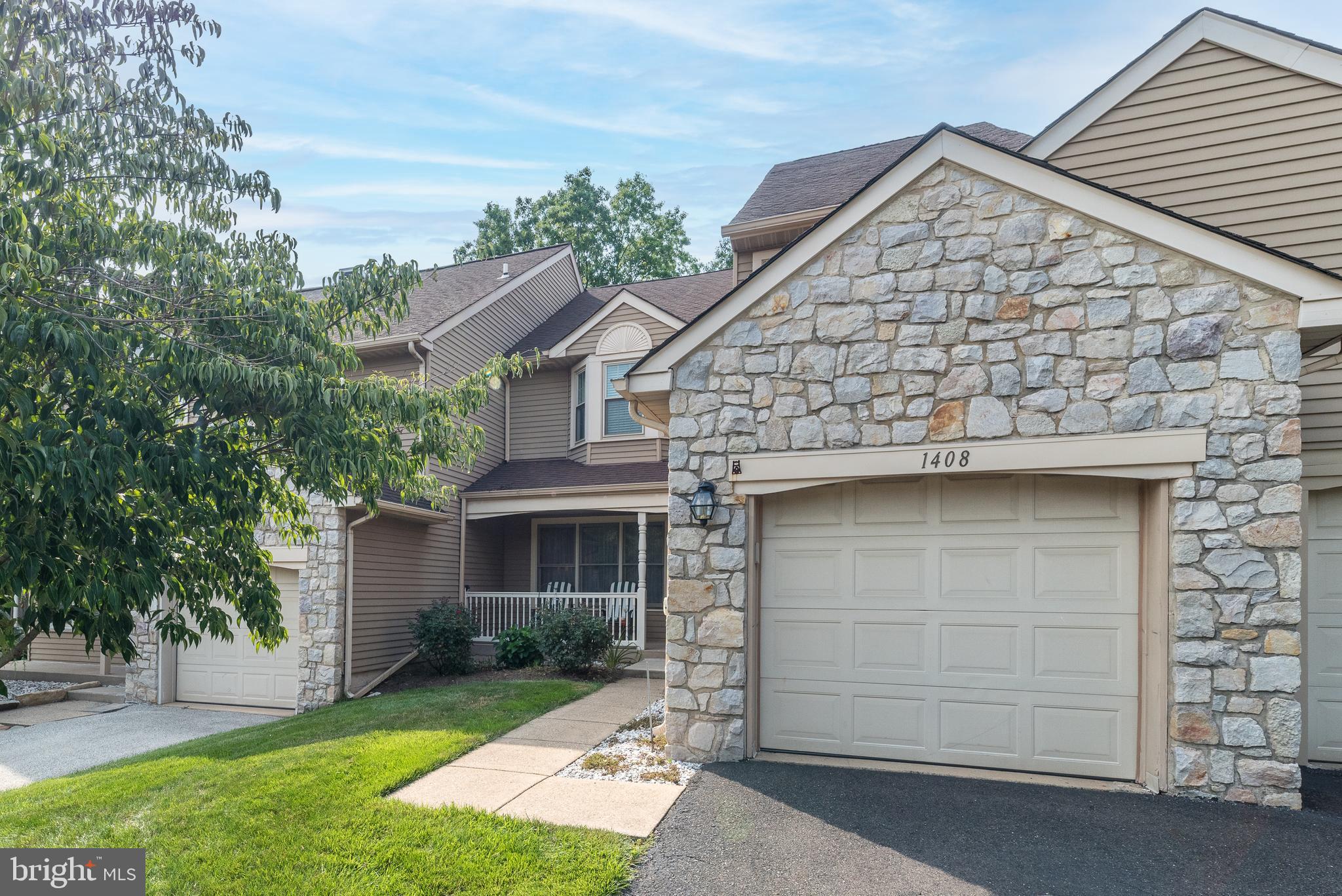 1408 BRONTE COURT