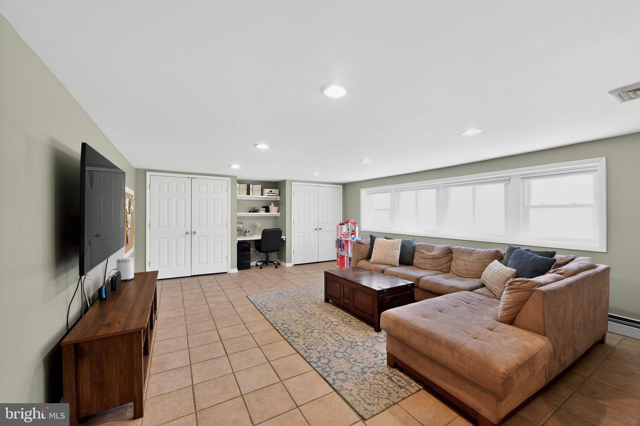 THORNBURY ESTATES - Residential