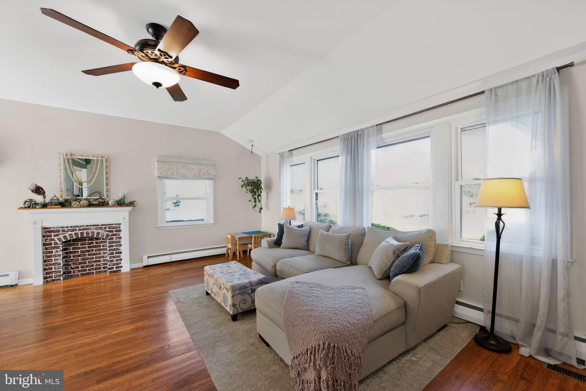 THORNBURY ESTATES - Residential