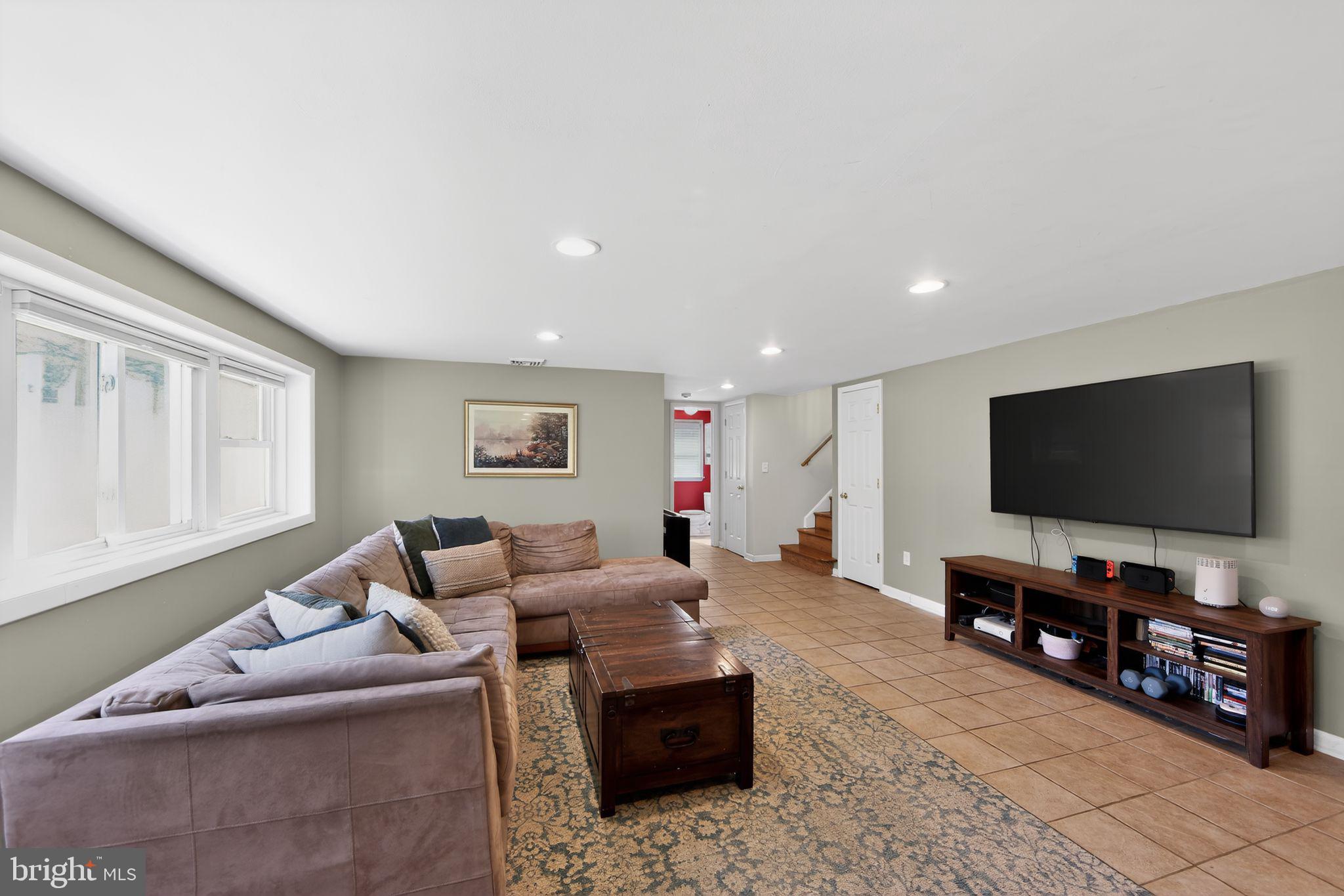 THORNBURY ESTATES - Residential