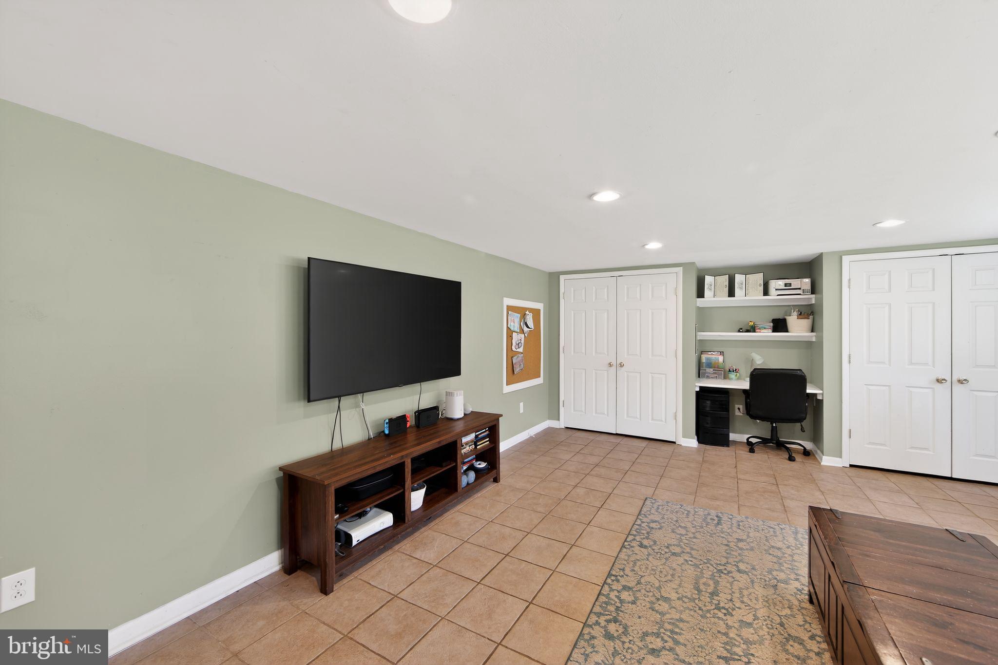 THORNBURY ESTATES - Residential