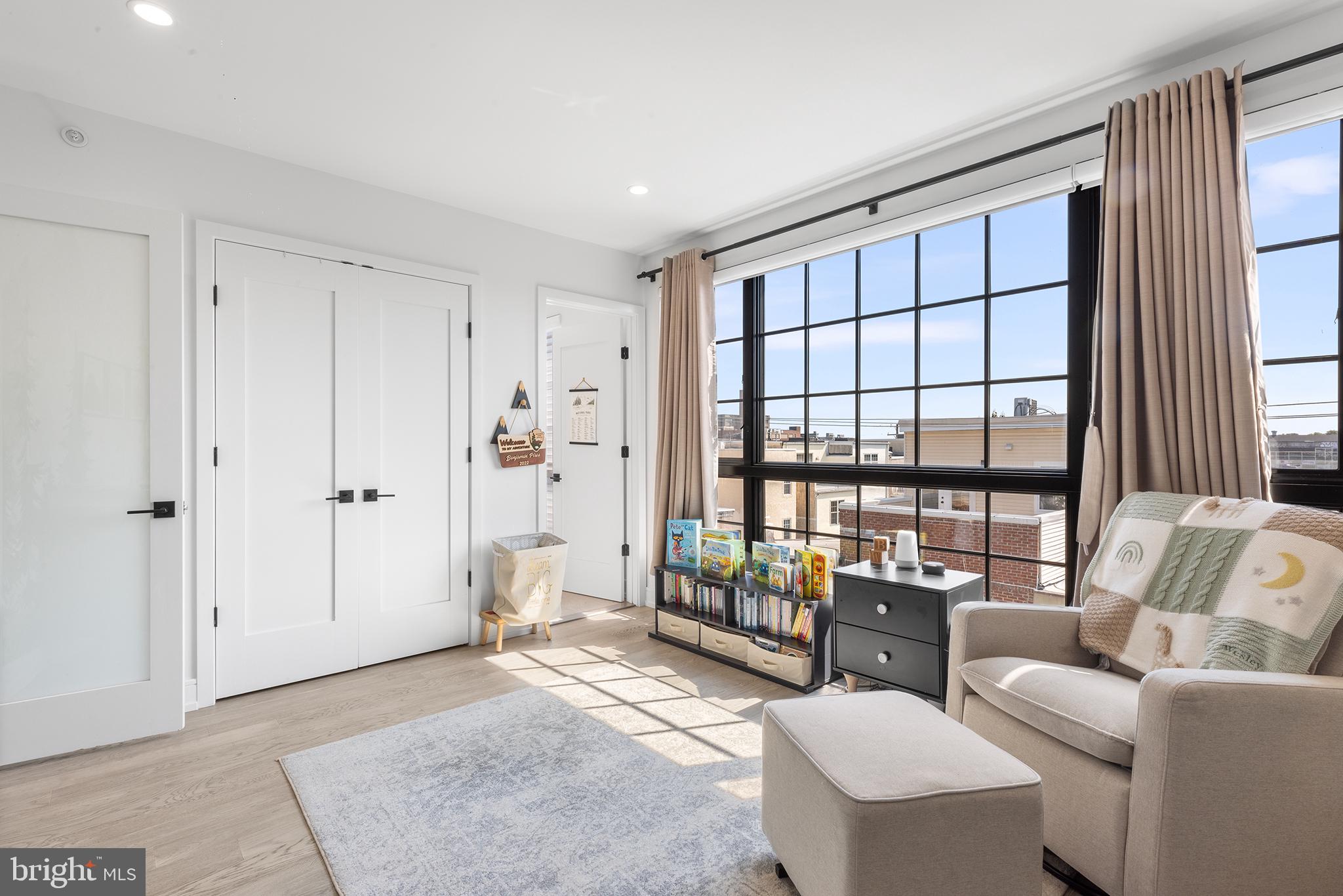 GRADUATE HOSPITAL - Residential