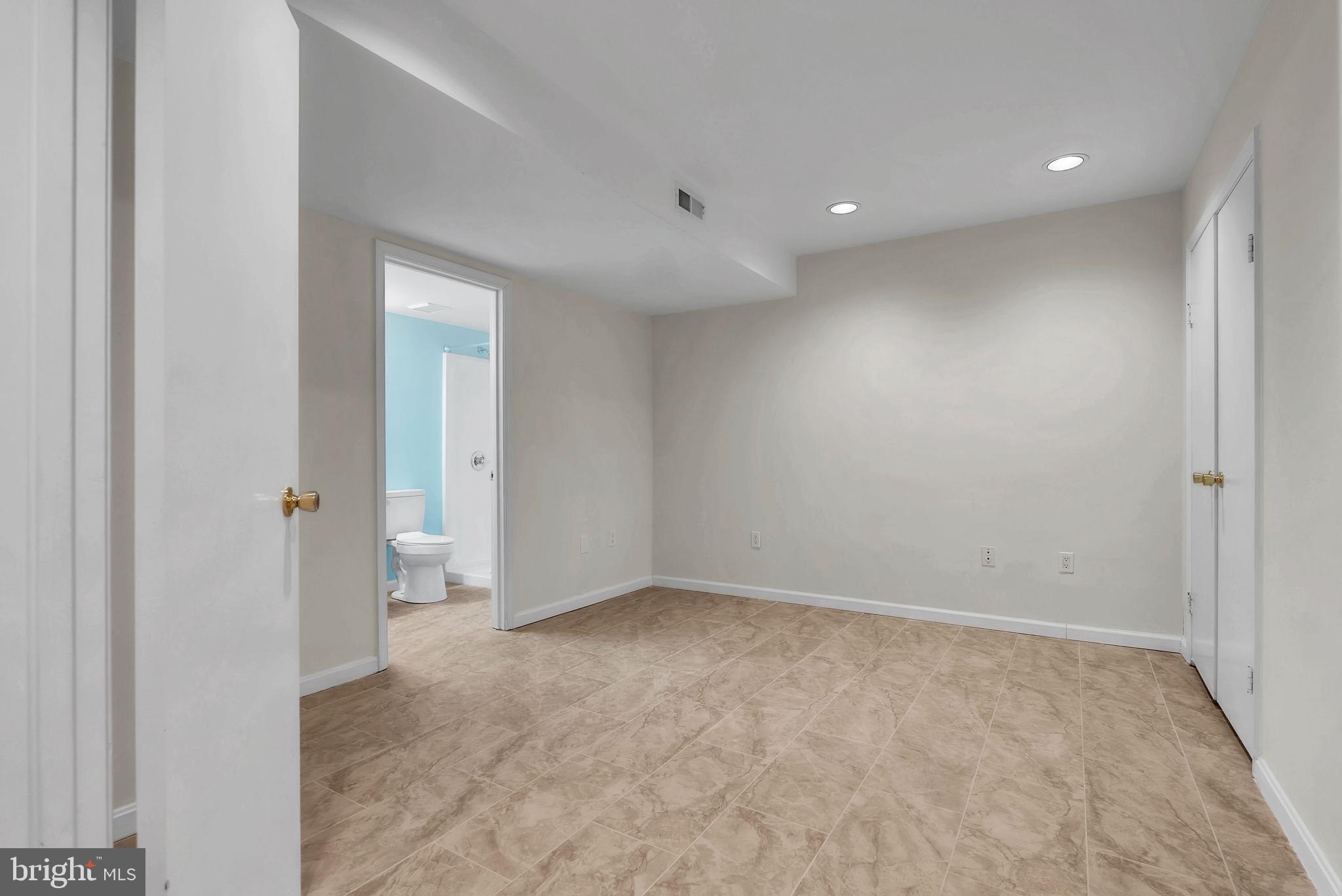 GLEN MILL VILLAGE - Residential