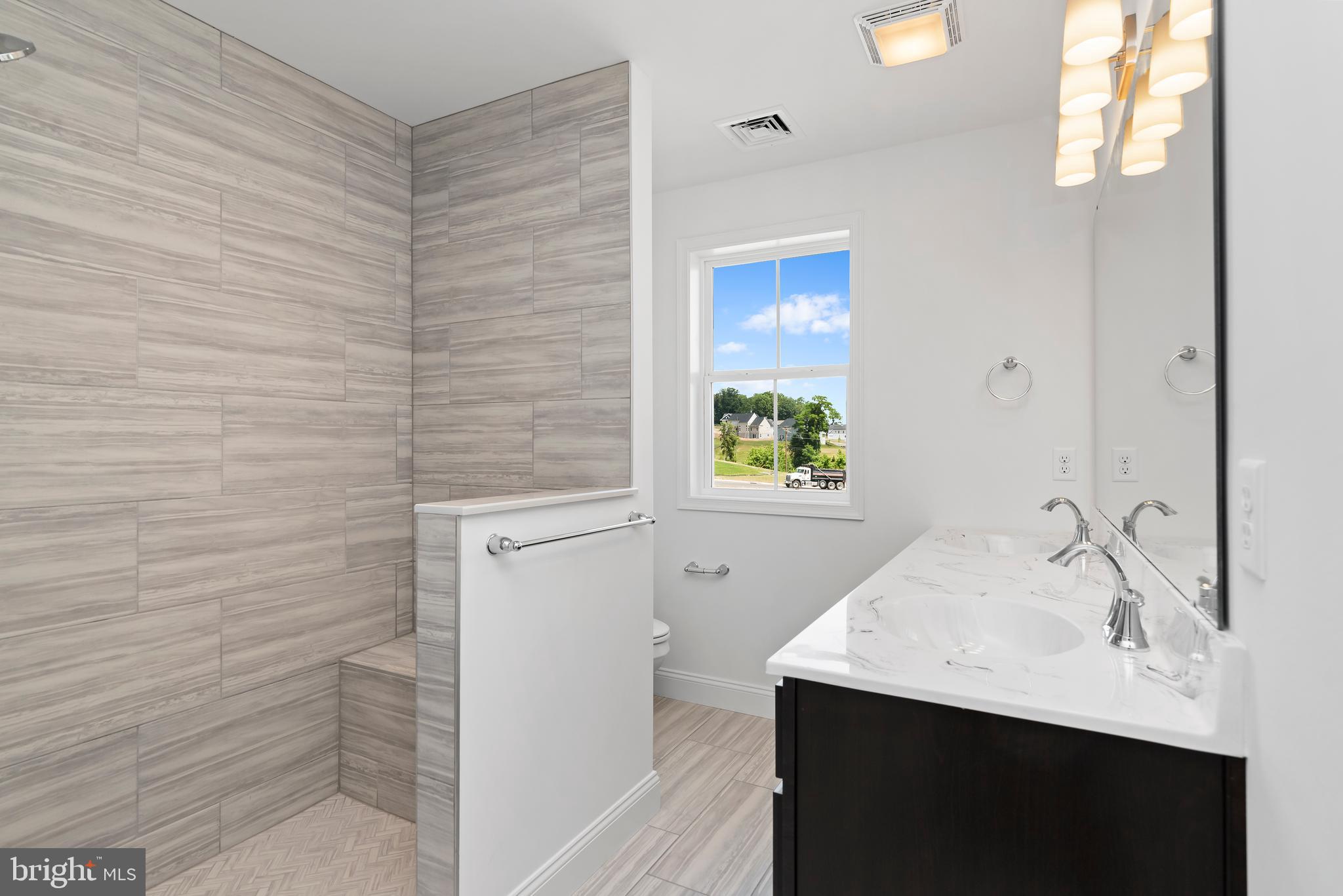 AUTUMN CHASE - Residential