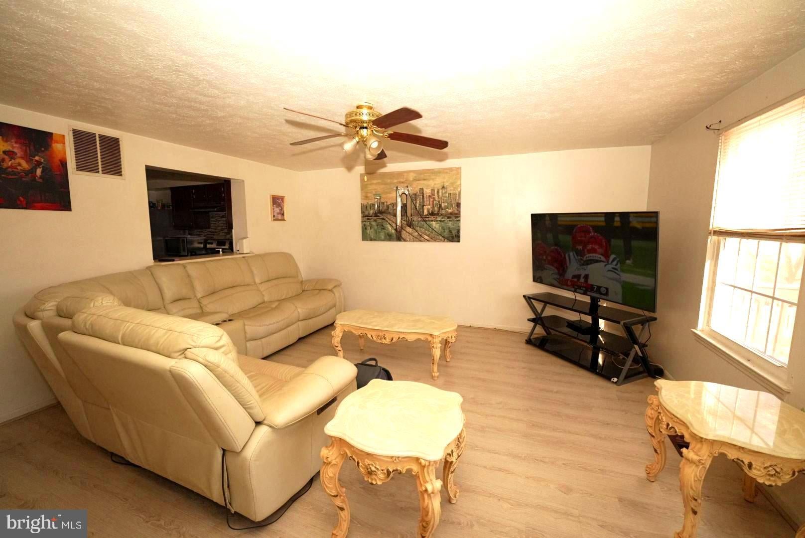 1024 WESTSHORE DRIVE