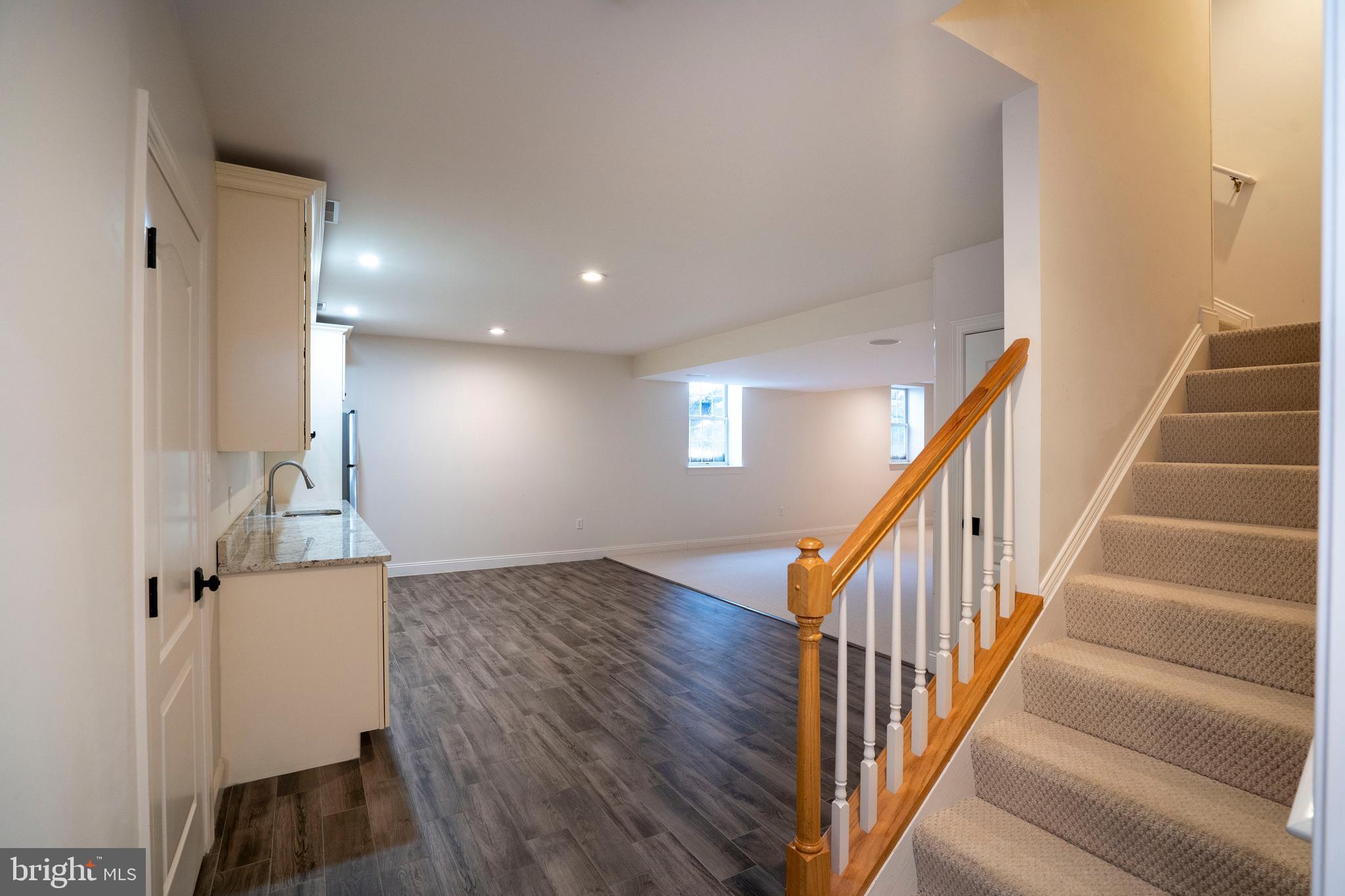 LAUREL POND NORTH - Residential