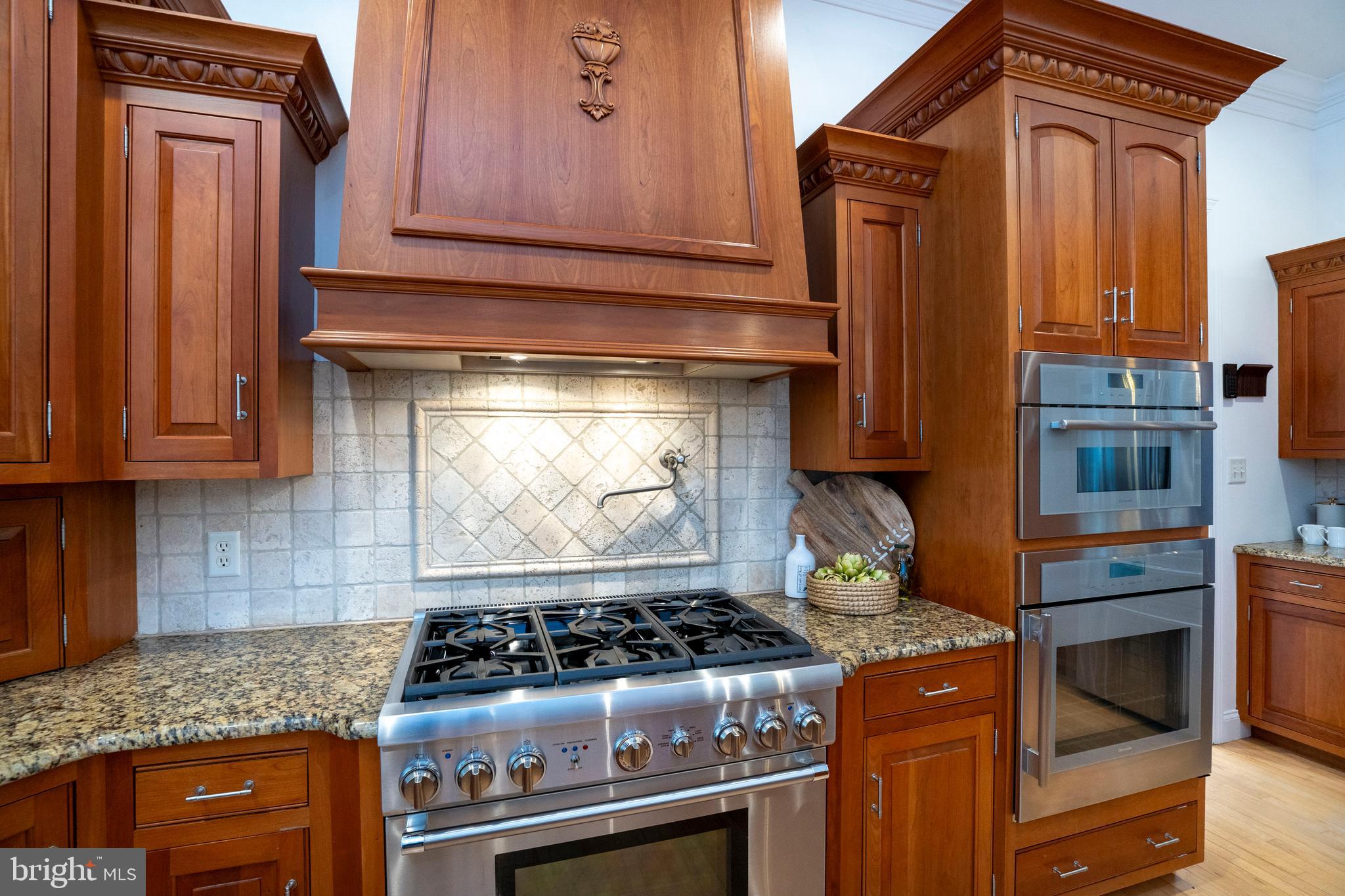 LAUREL POND NORTH - Residential