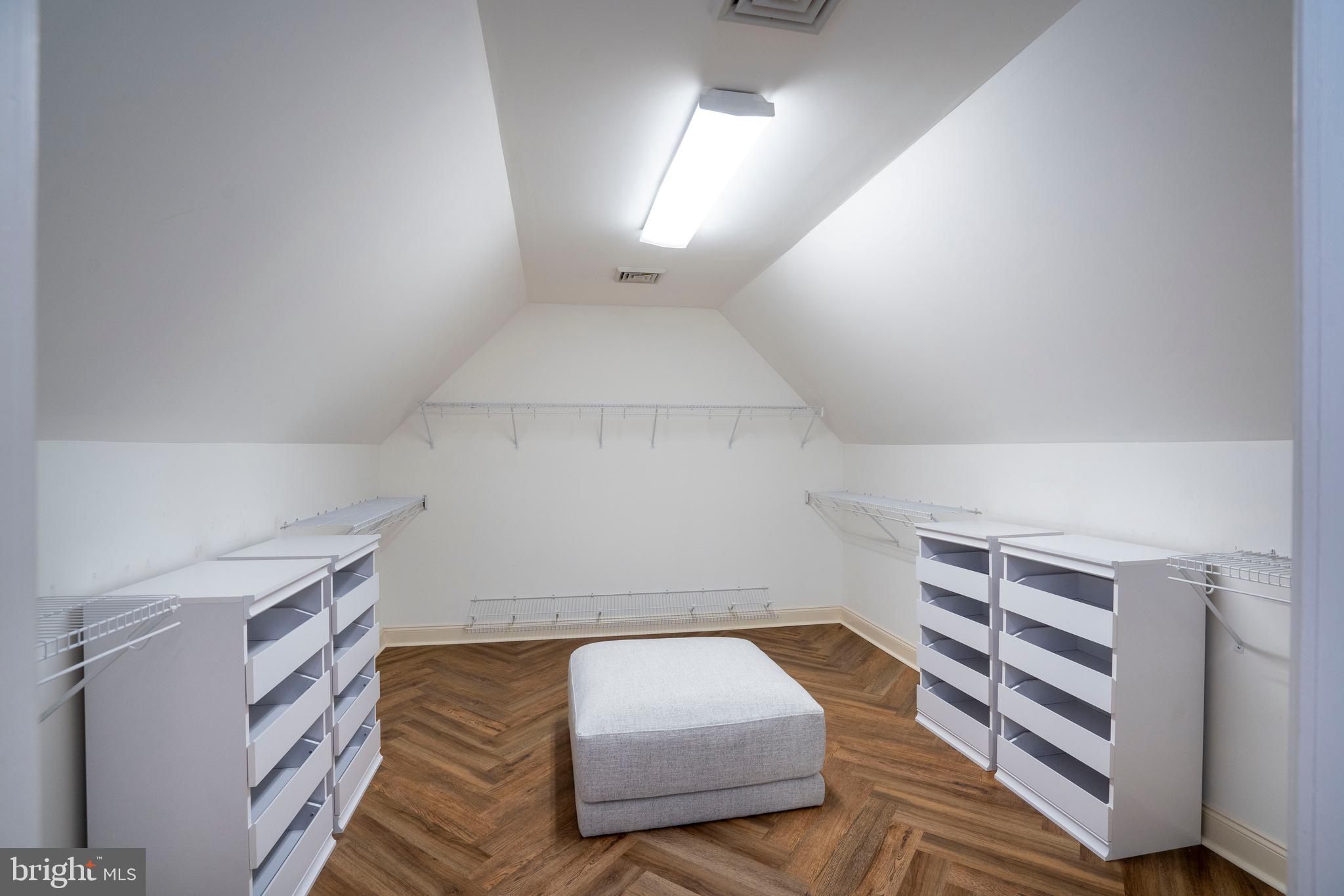 LAUREL POND NORTH - Residential