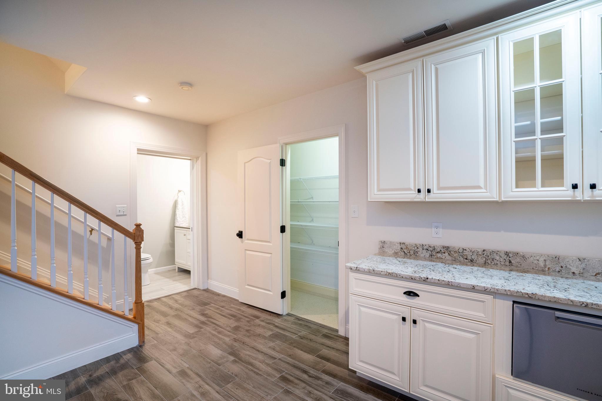 LAUREL POND NORTH - Residential