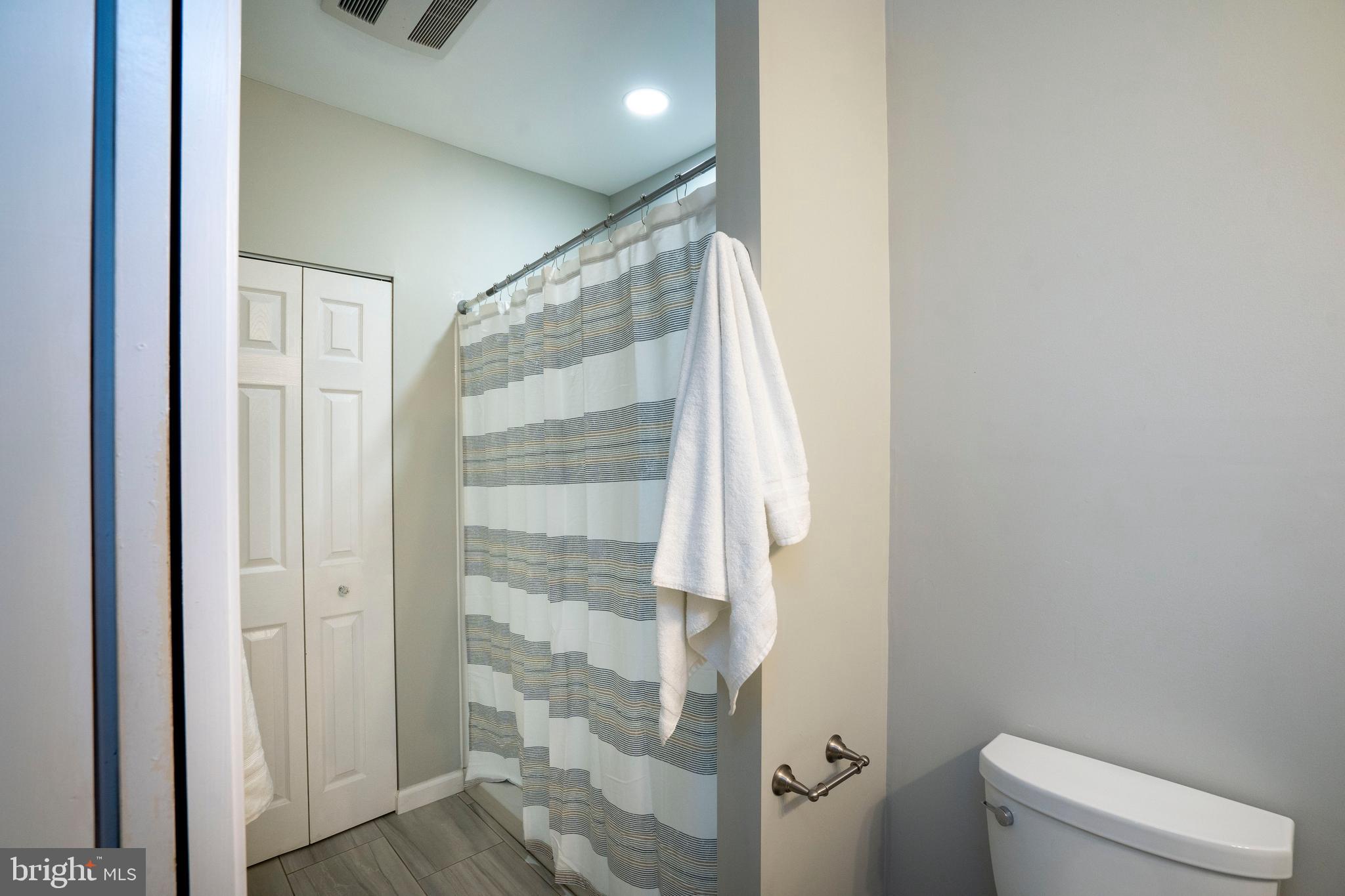 LAUREL POND NORTH - Residential