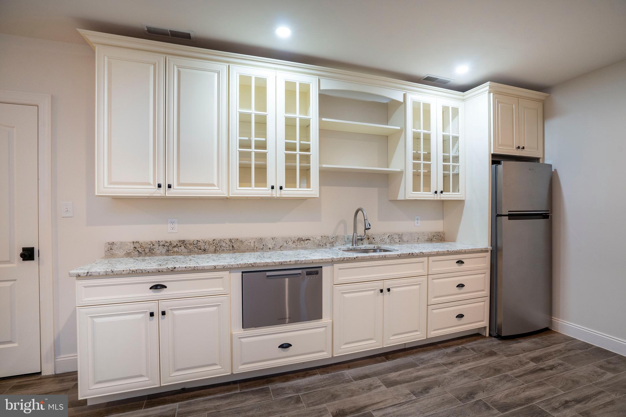 LAUREL POND NORTH - Residential