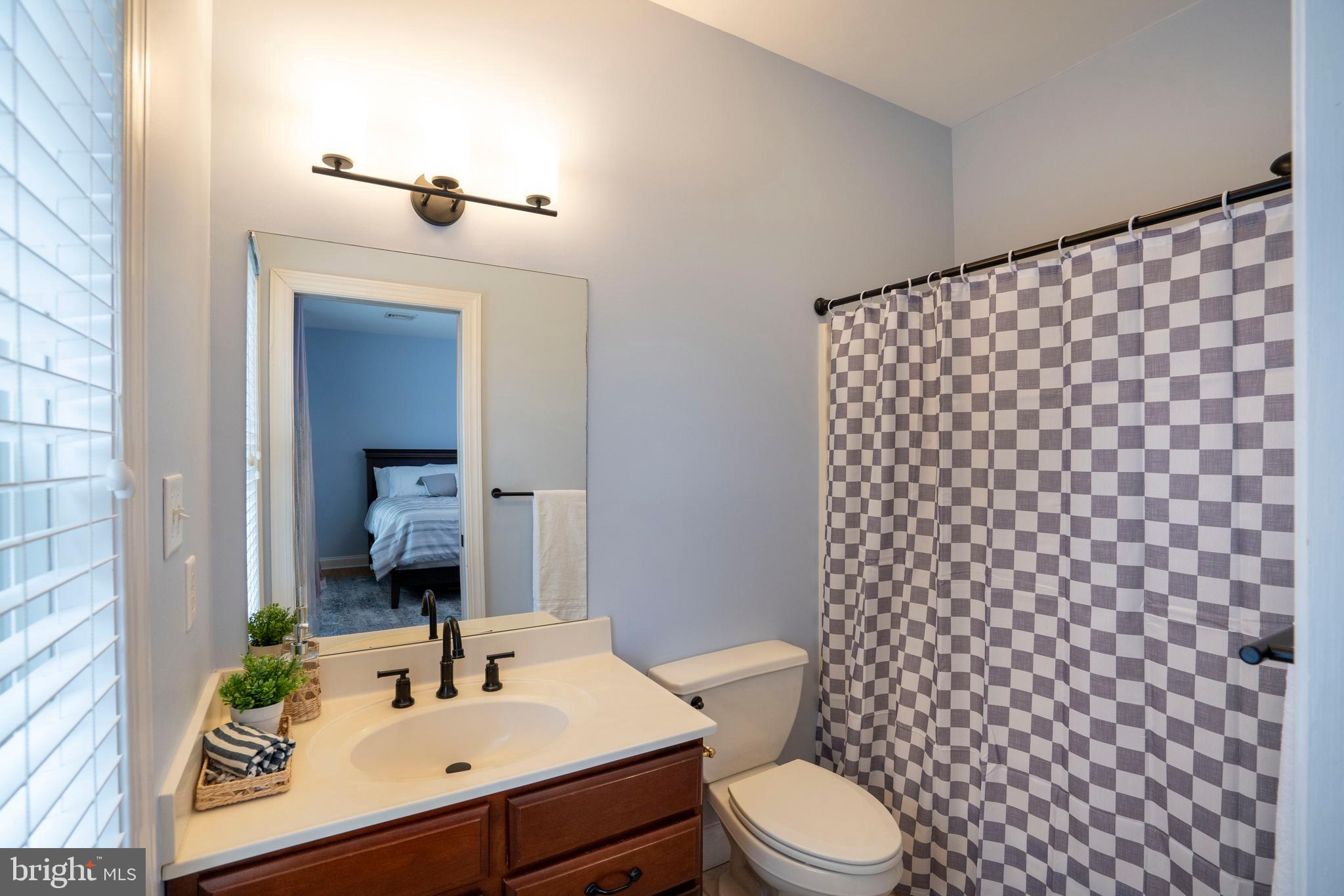 LAUREL POND NORTH - Residential