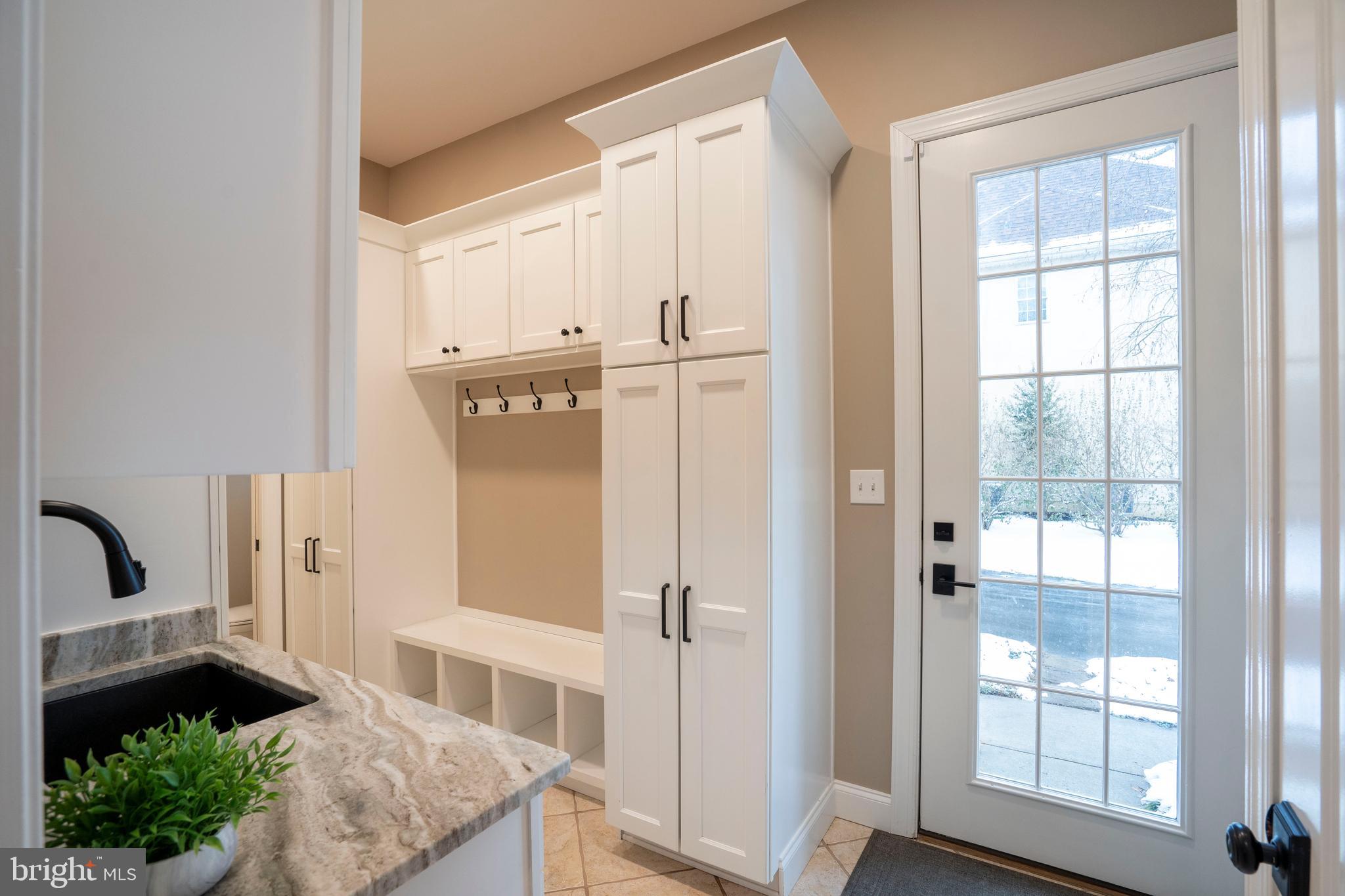 LAUREL POND NORTH - Residential