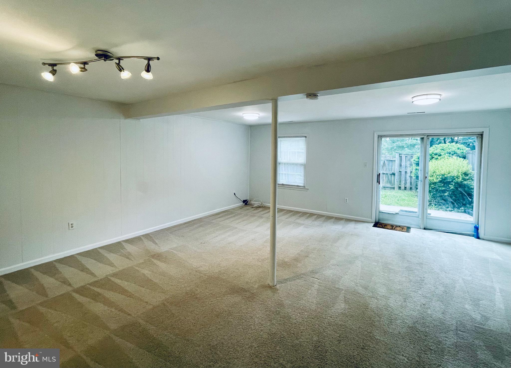 VIENNA COMMONS - Residential Lease