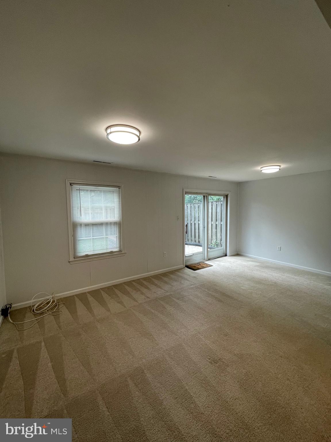 VIENNA COMMONS - Residential Lease