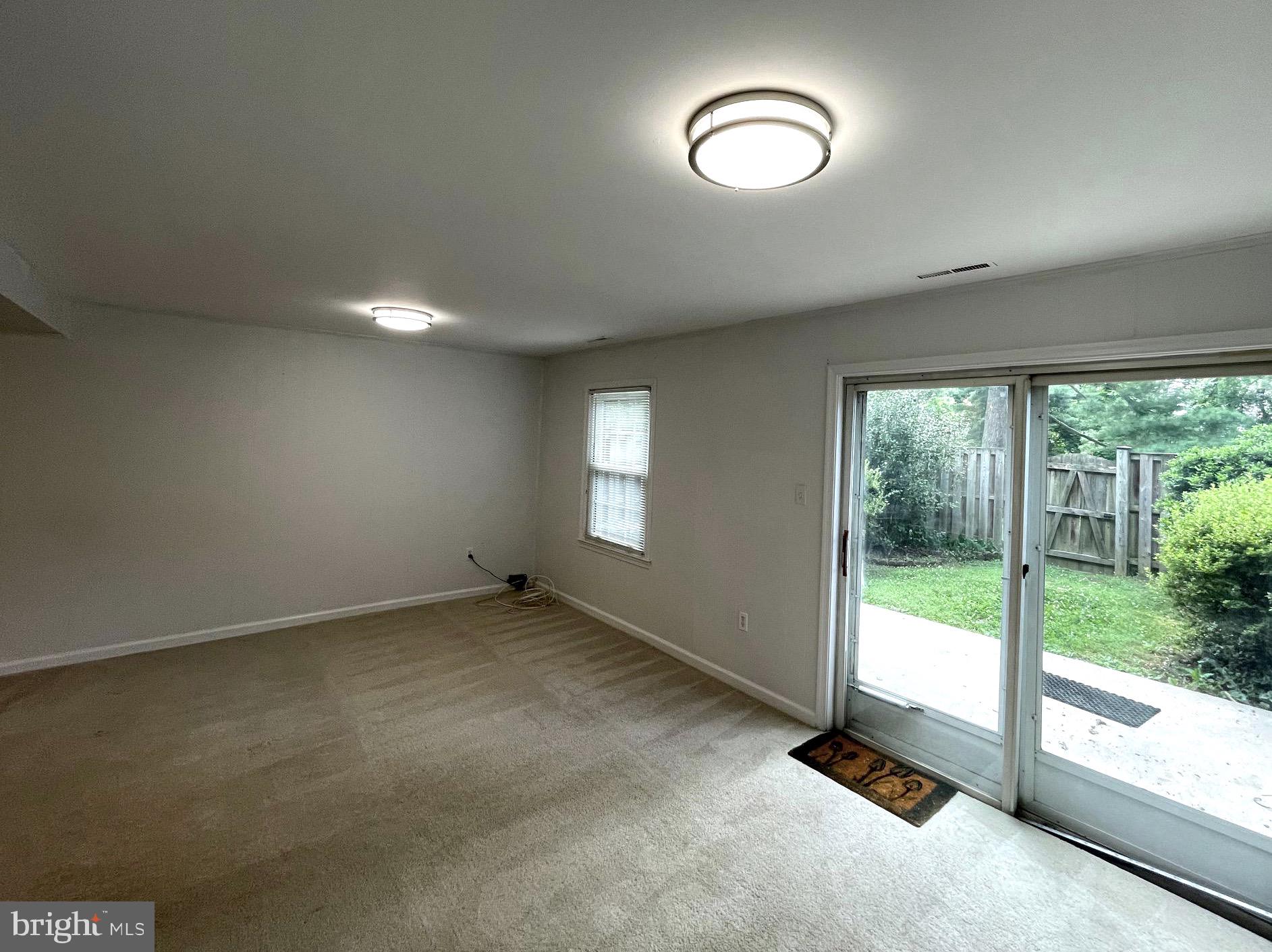 VIENNA COMMONS - Residential Lease