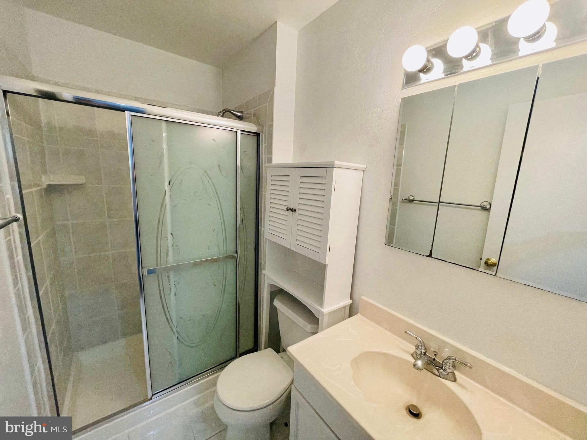 VIENNA COMMONS - Residential Lease