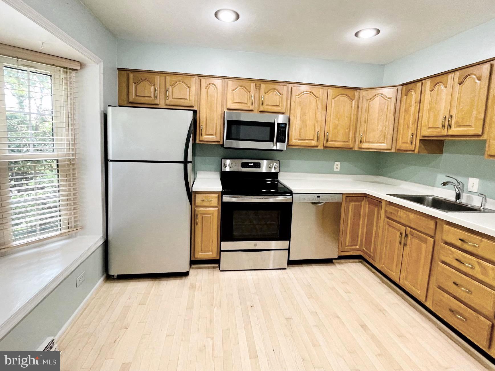 VIENNA COMMONS - Residential Lease