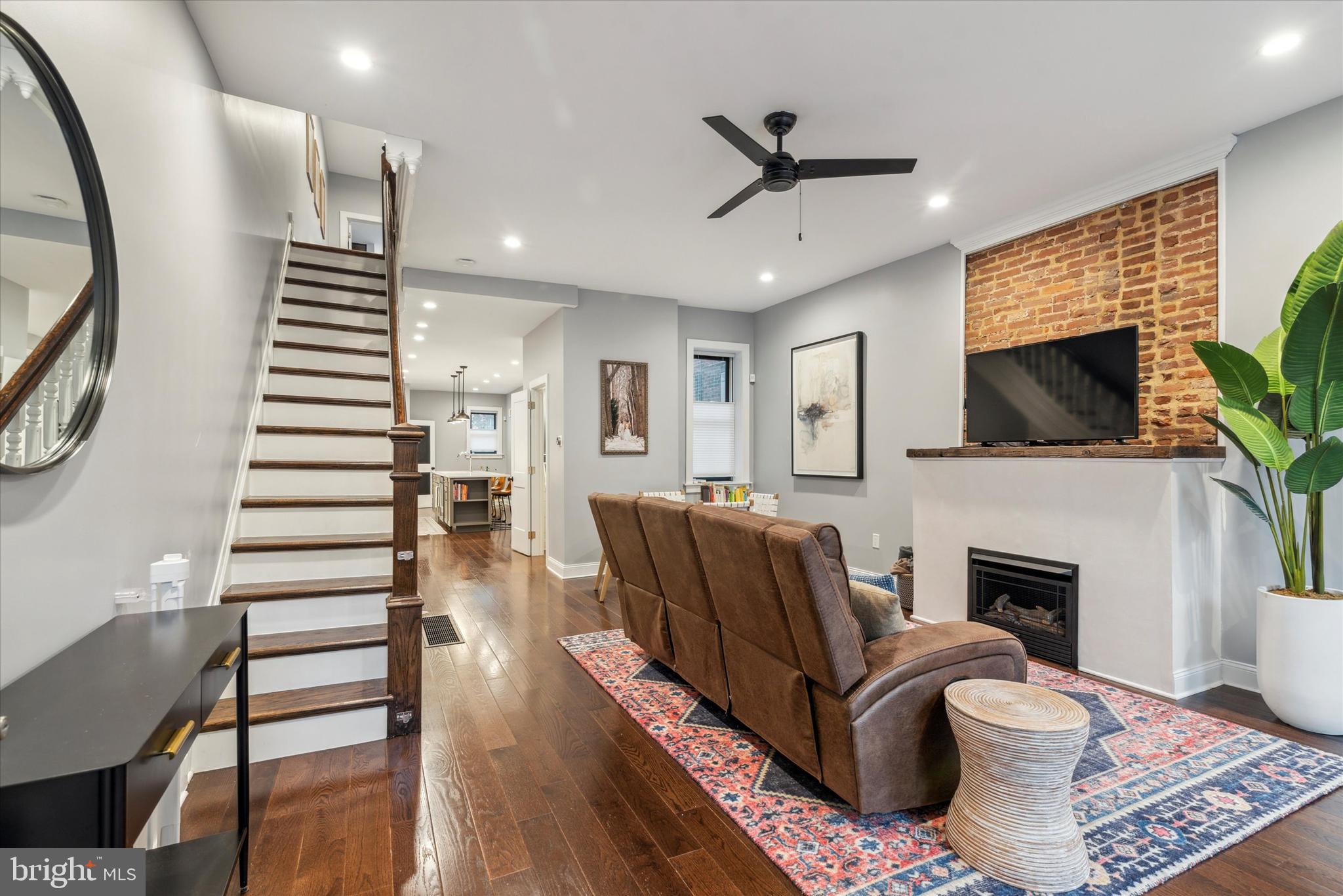 FAIRMOUNT - Residential