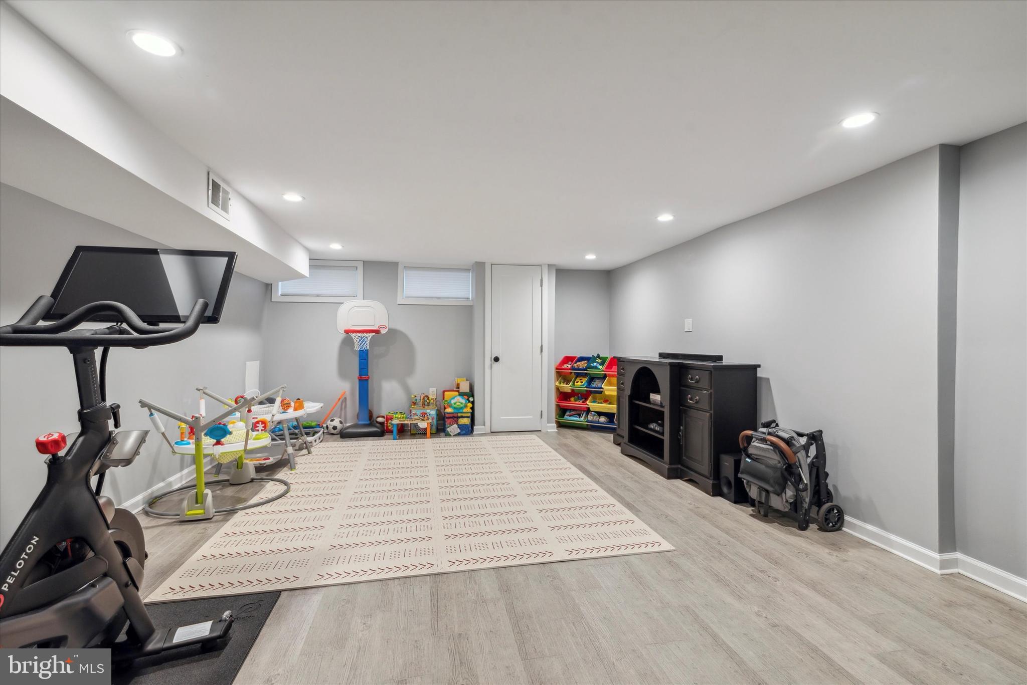 FAIRMOUNT - Residential