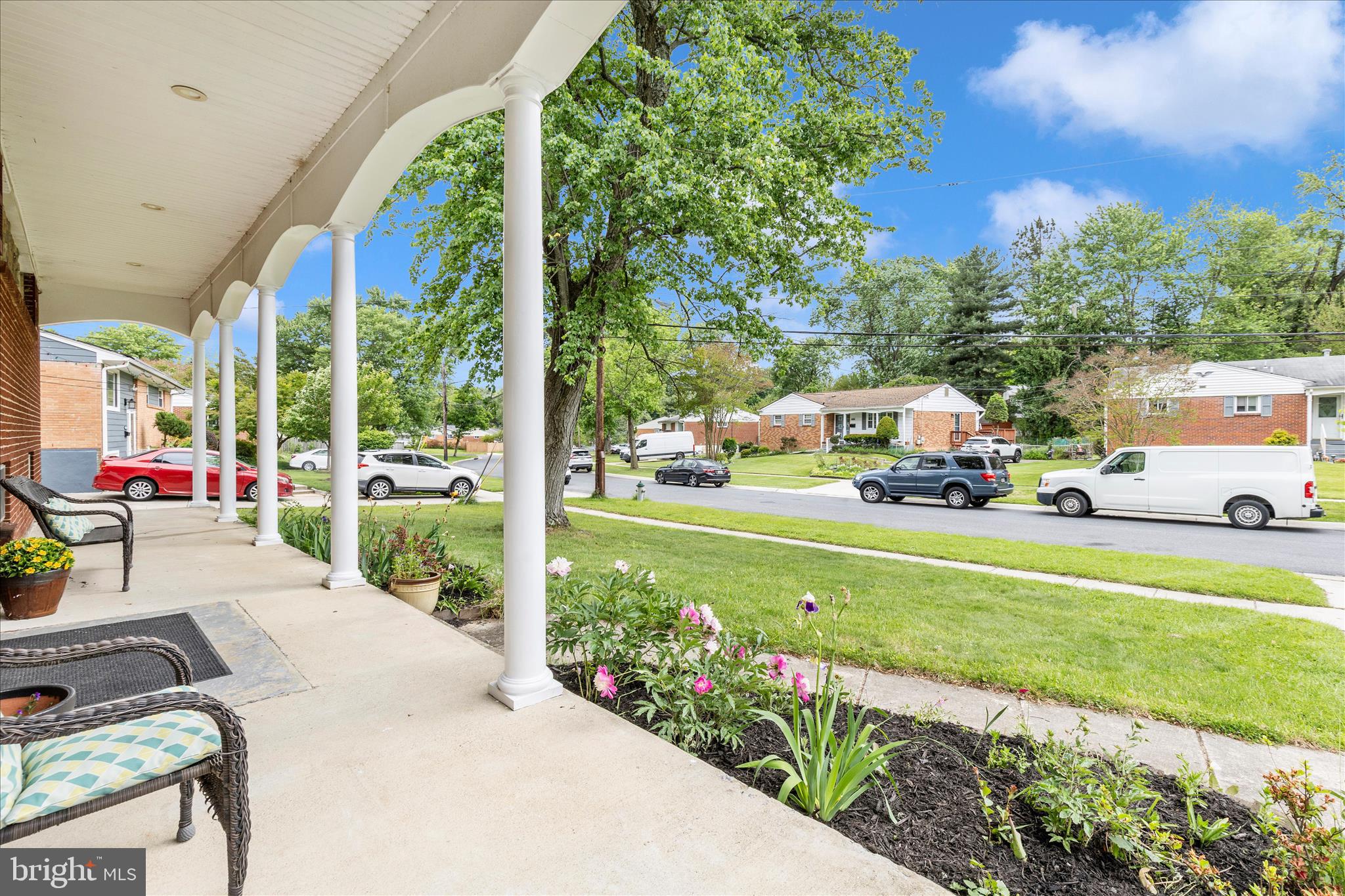 ENGLISH MANOR - Residential