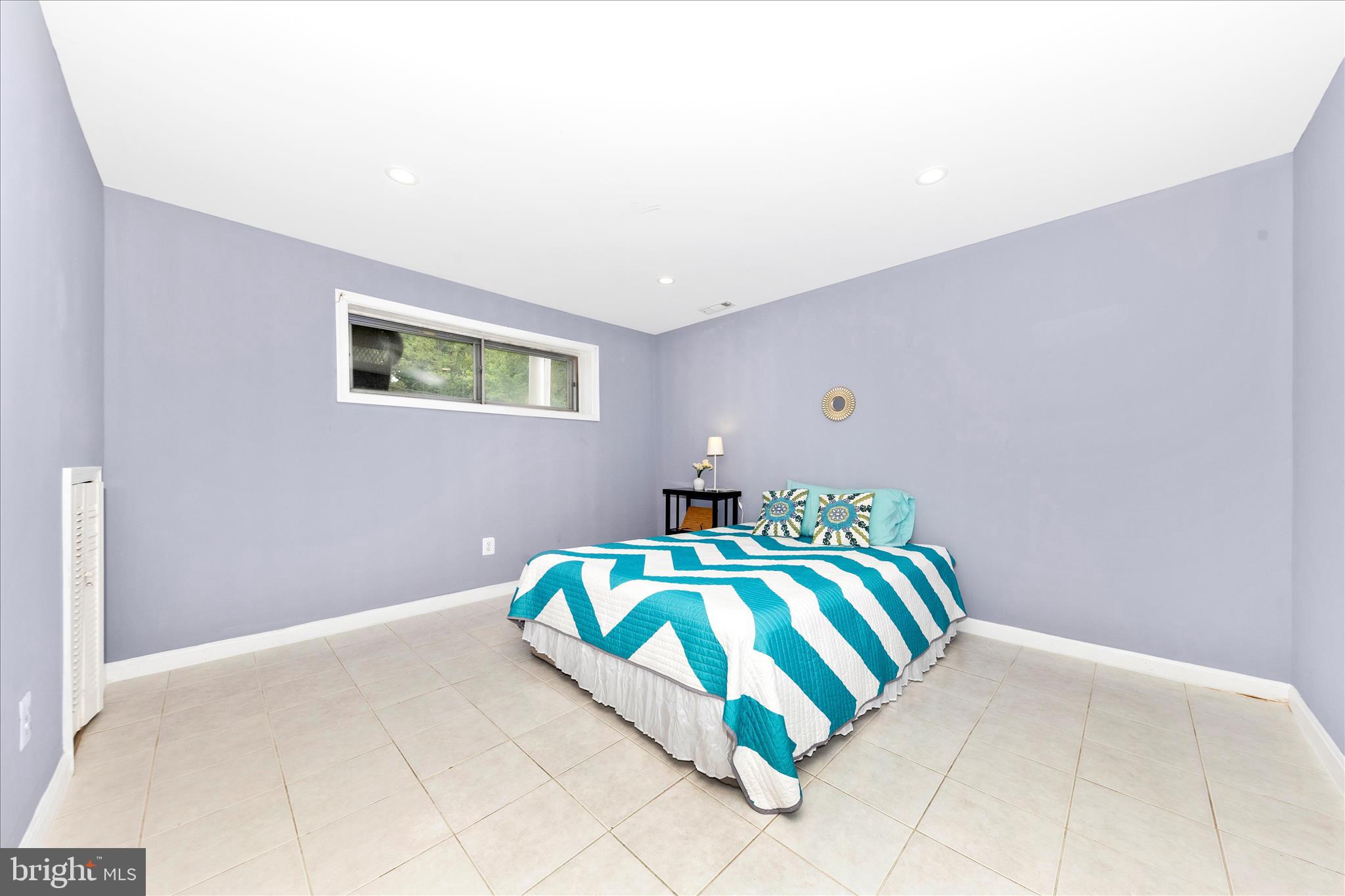 ENGLISH MANOR - Residential