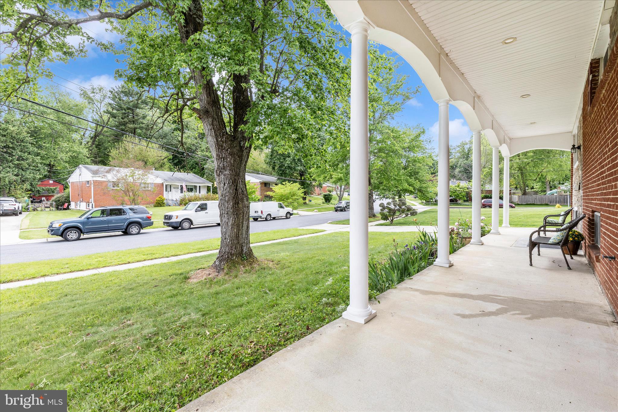 ENGLISH MANOR - Residential