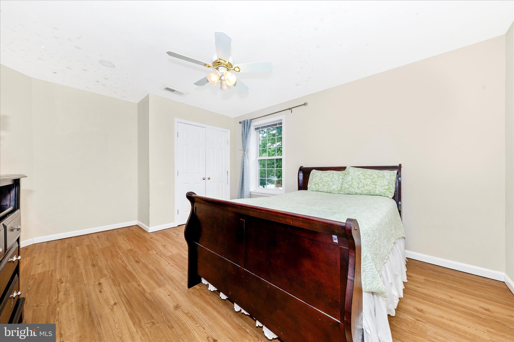 ENGLISH MANOR - Residential