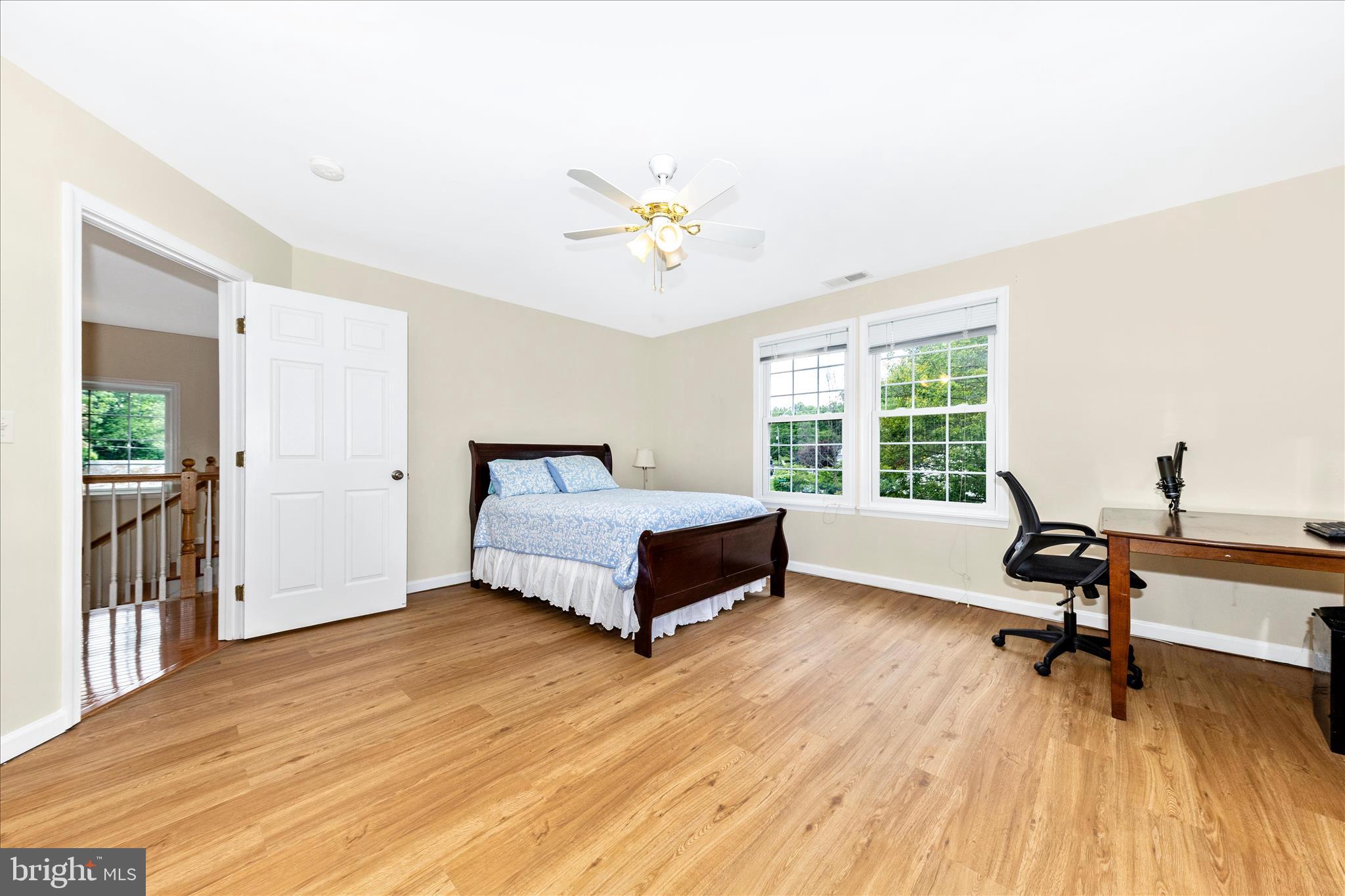 ENGLISH MANOR - Residential