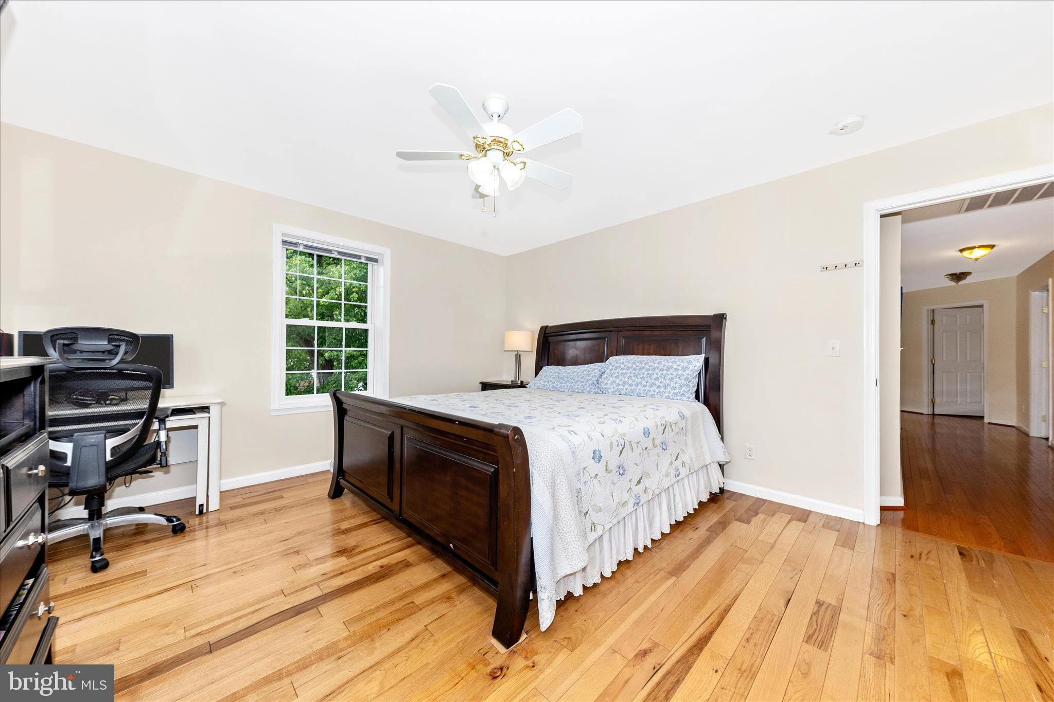 ENGLISH MANOR - Residential