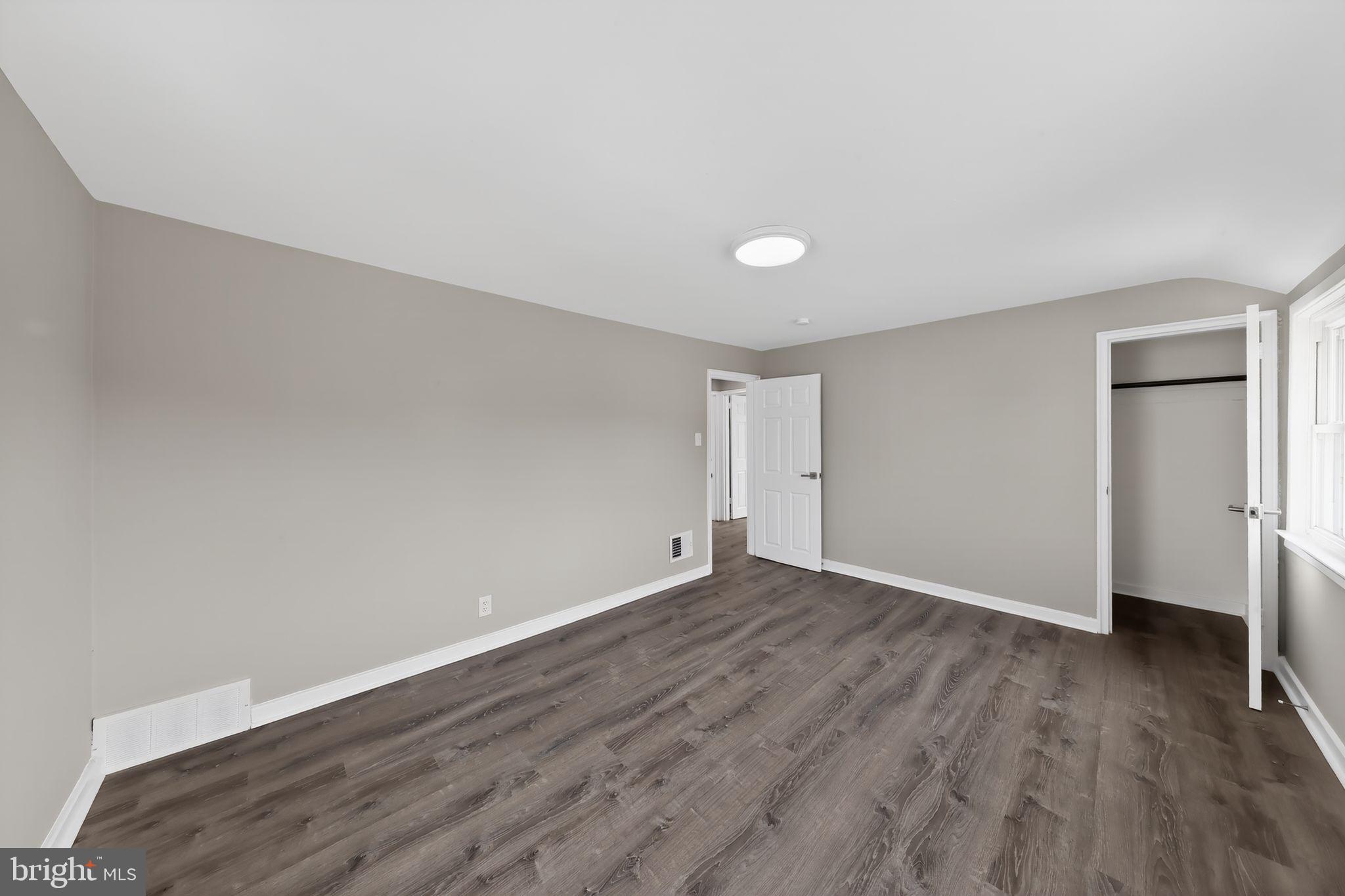 COLLINS PARK - Residential