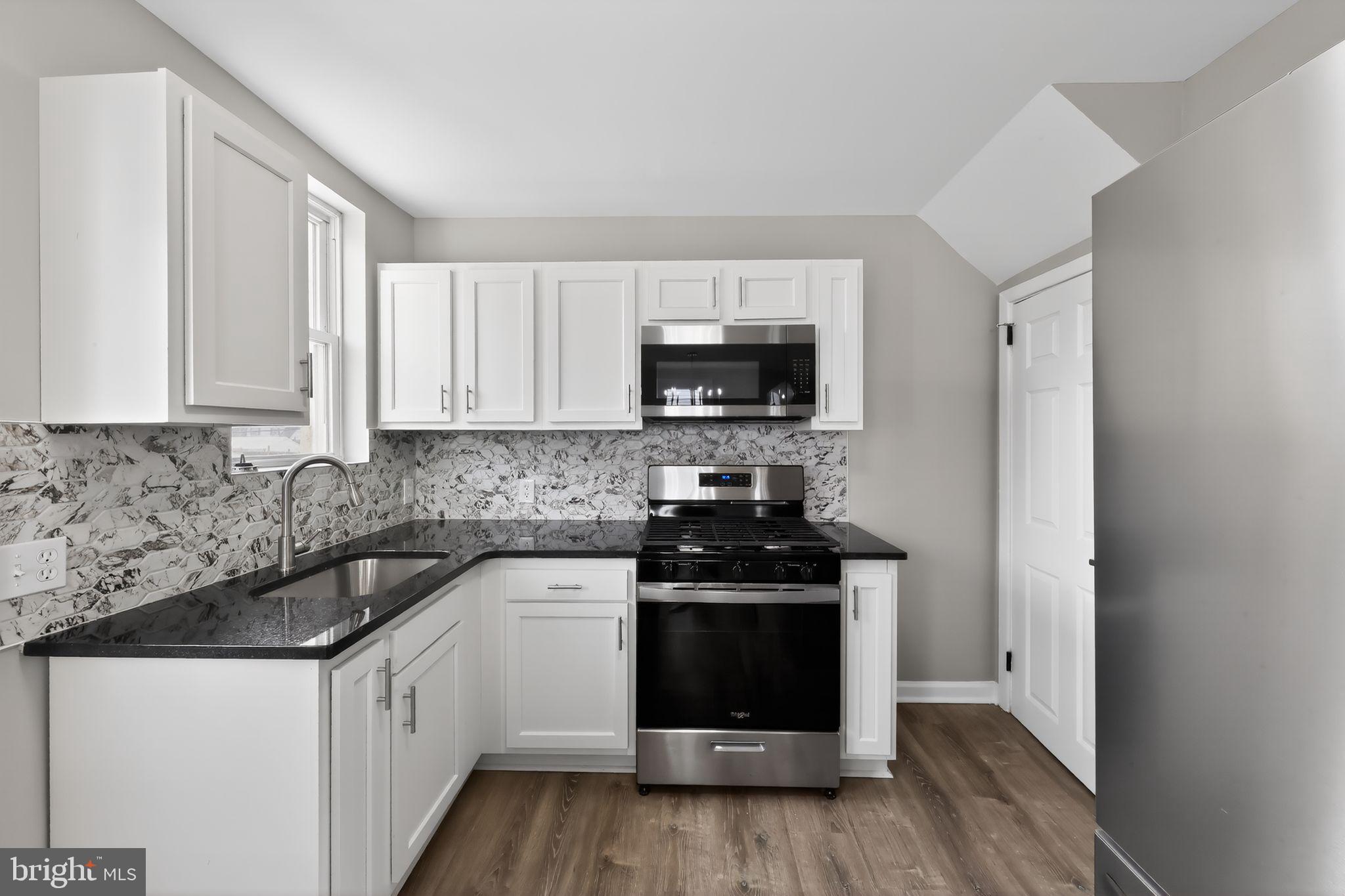 COLLINS PARK - Residential