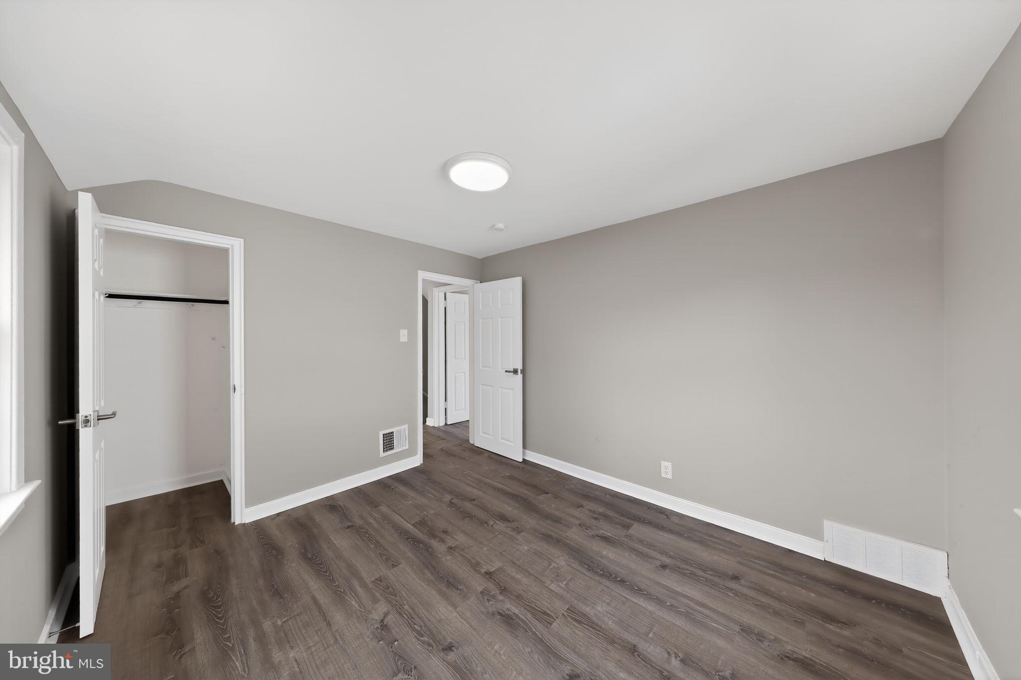 COLLINS PARK - Residential