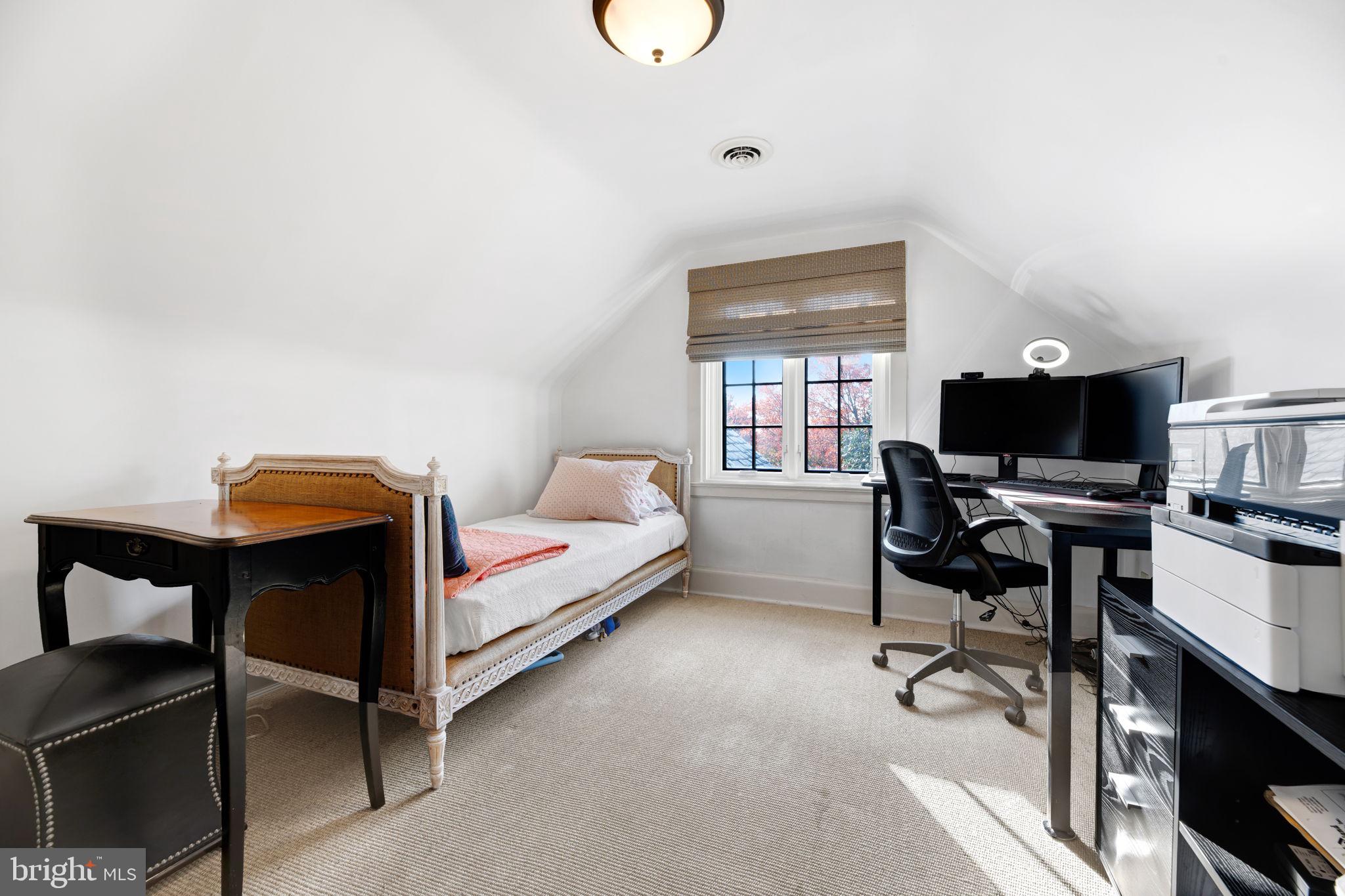 GREATER HOMELAND HISTORIC DISTRICT - Residential Lease