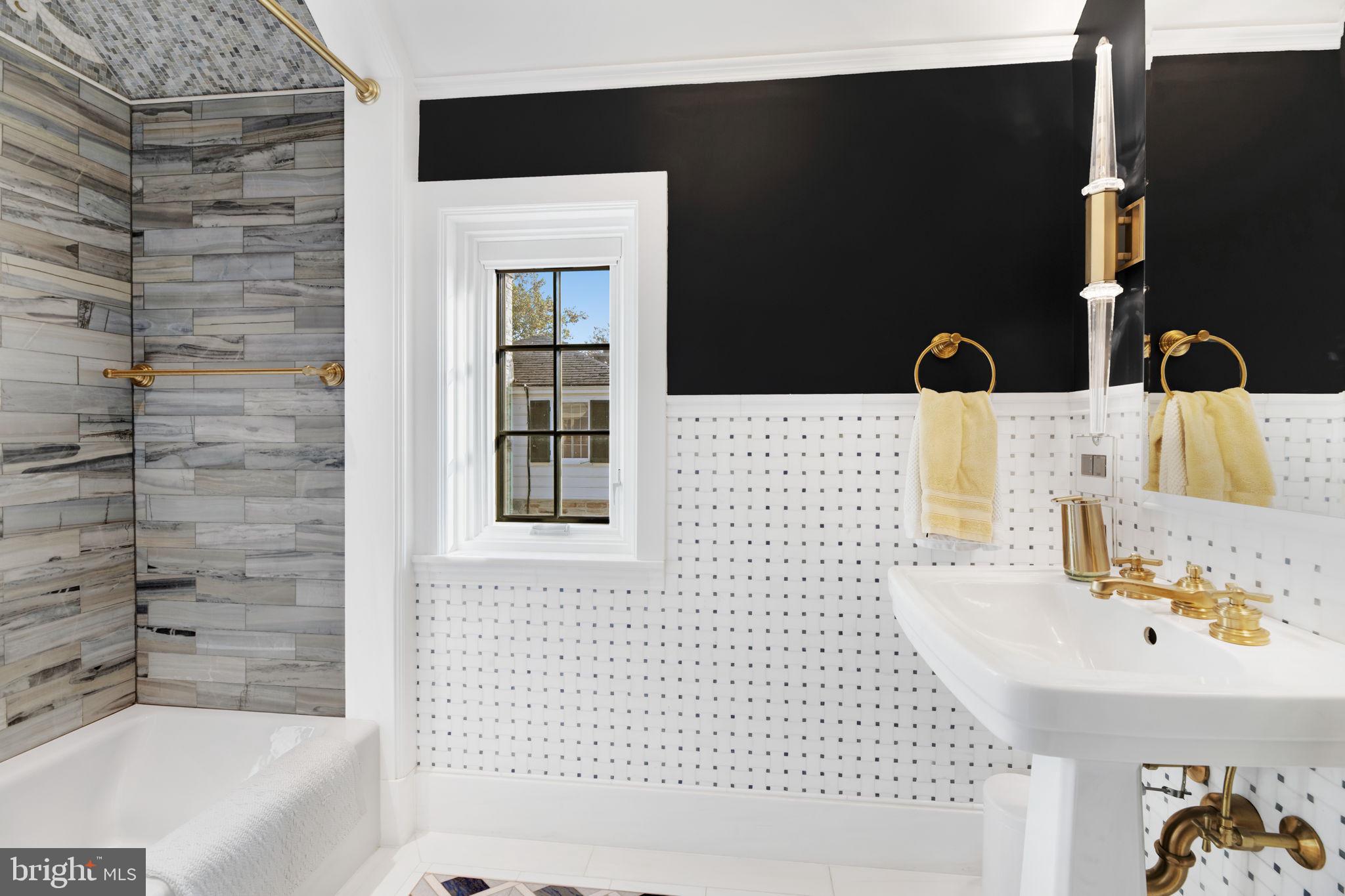 GREATER HOMELAND HISTORIC DISTRICT - Residential Lease