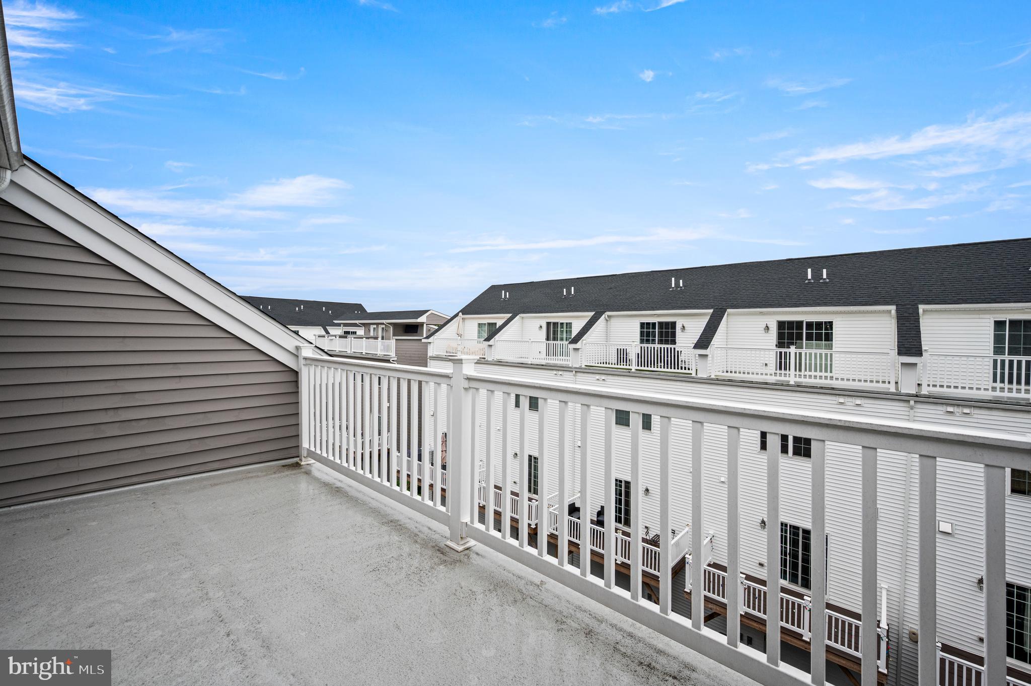 WATERSIDE - Residential