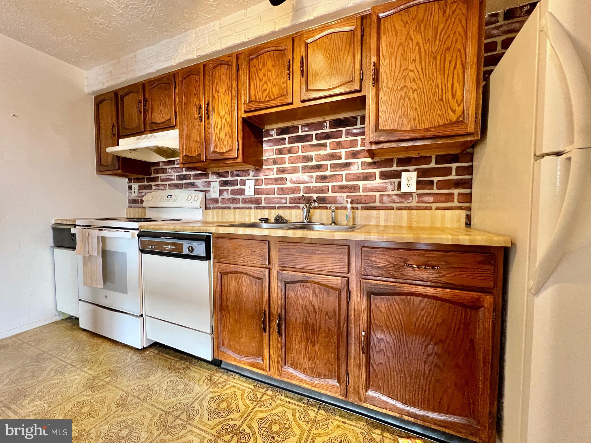 AMBERTOWNE - Residential