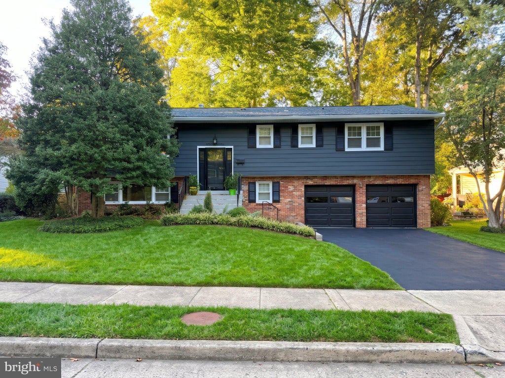 Photo of 8314 Epinard Court, ANNANDALE, VA 22003 (MLS # VAFX2346890)