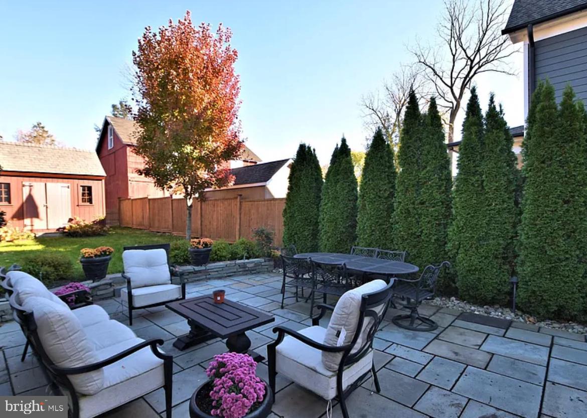 000 - Residential Lease