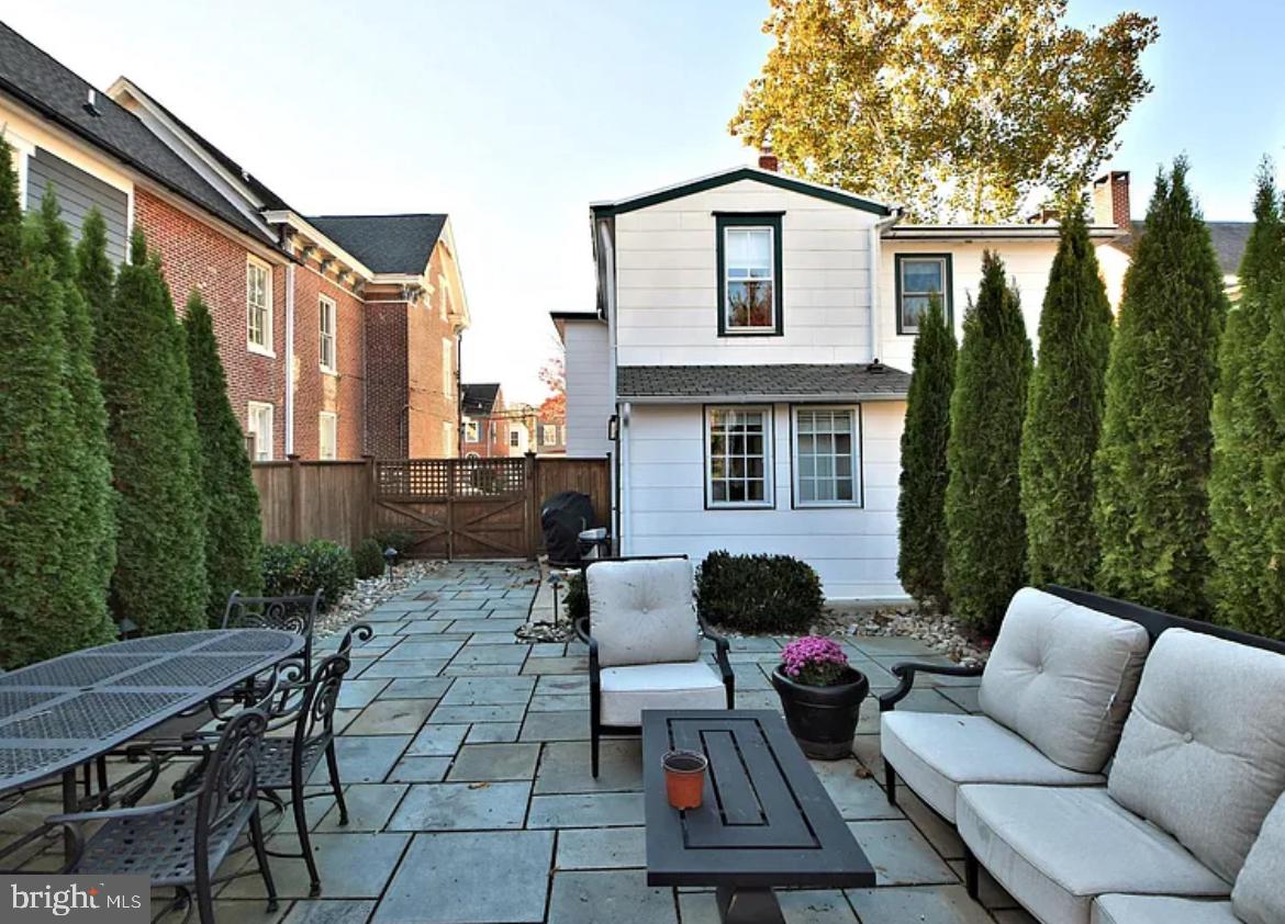 000 - Residential Lease