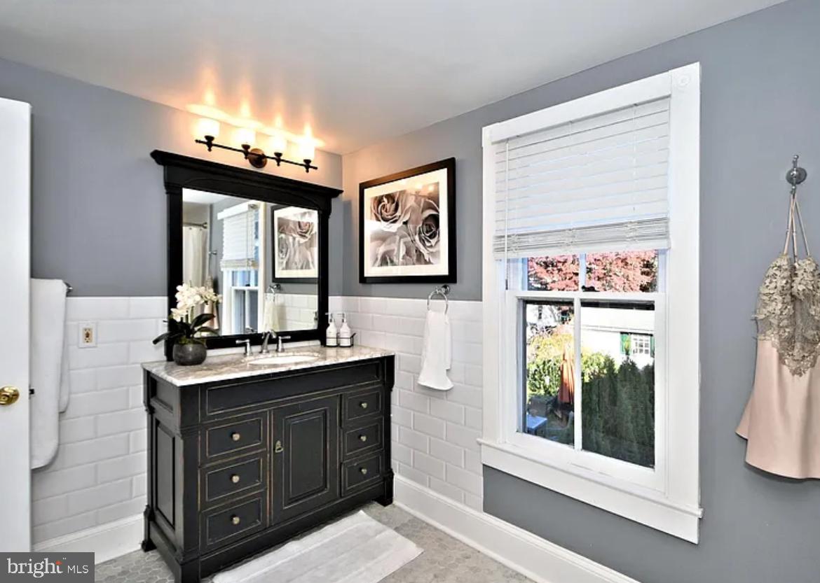 000 - Residential Lease