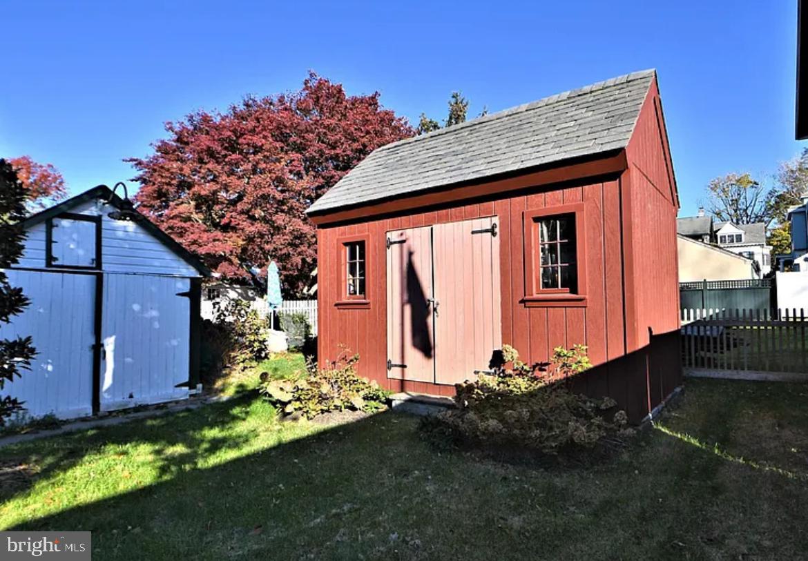 000 - Residential Lease