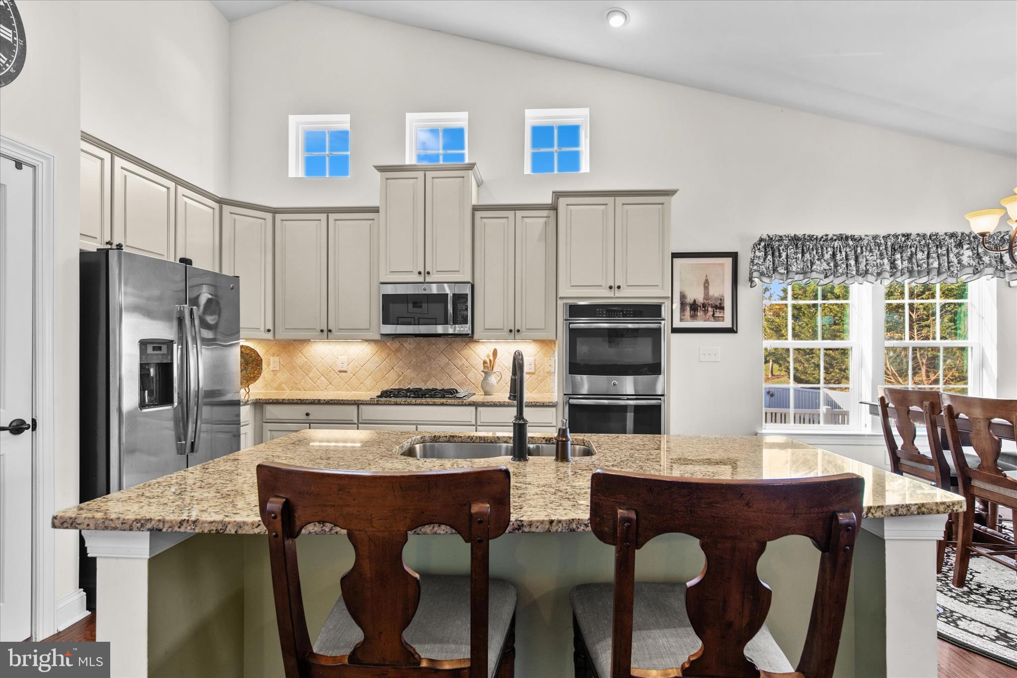 VINCENT OVERLOOK - Residential